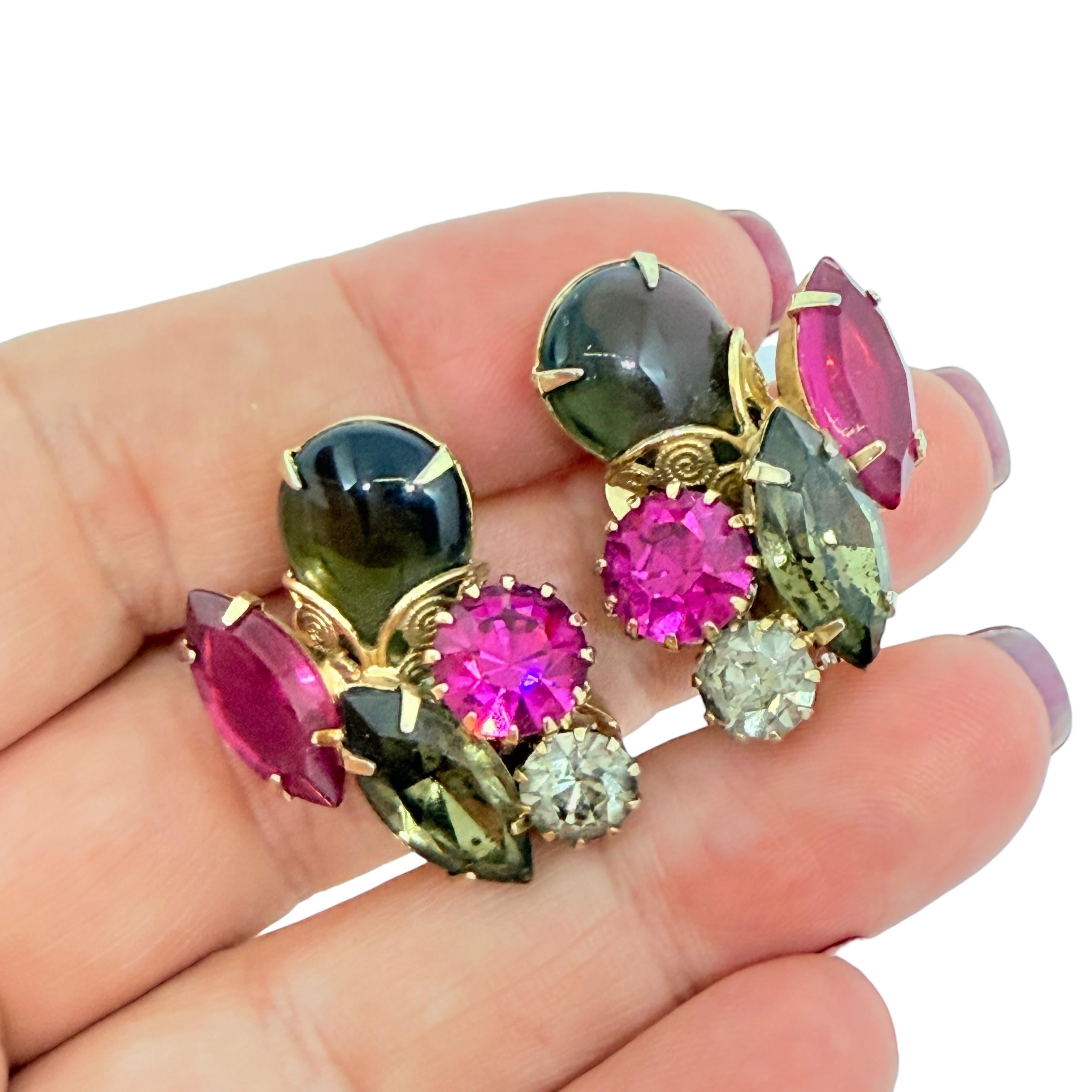 DETTAGLI

- senza segno 

- tono oro con vetro 

- orecchini vintage di design
 
MISURE  

- CONDIZIONE

-  ottime condizioni vintage con minimi segni di usura 

 Sku 53

❤️❤️   GIOIELLI DI DESIGN VINTAGE   ❤️❤️

❤️❤️  ALEXANDER'S BOUTIQUE  ❤️❤️