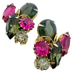 Orecchini a clip d
epoca in vetro rosa fumo rosso, tonalità oro, di design