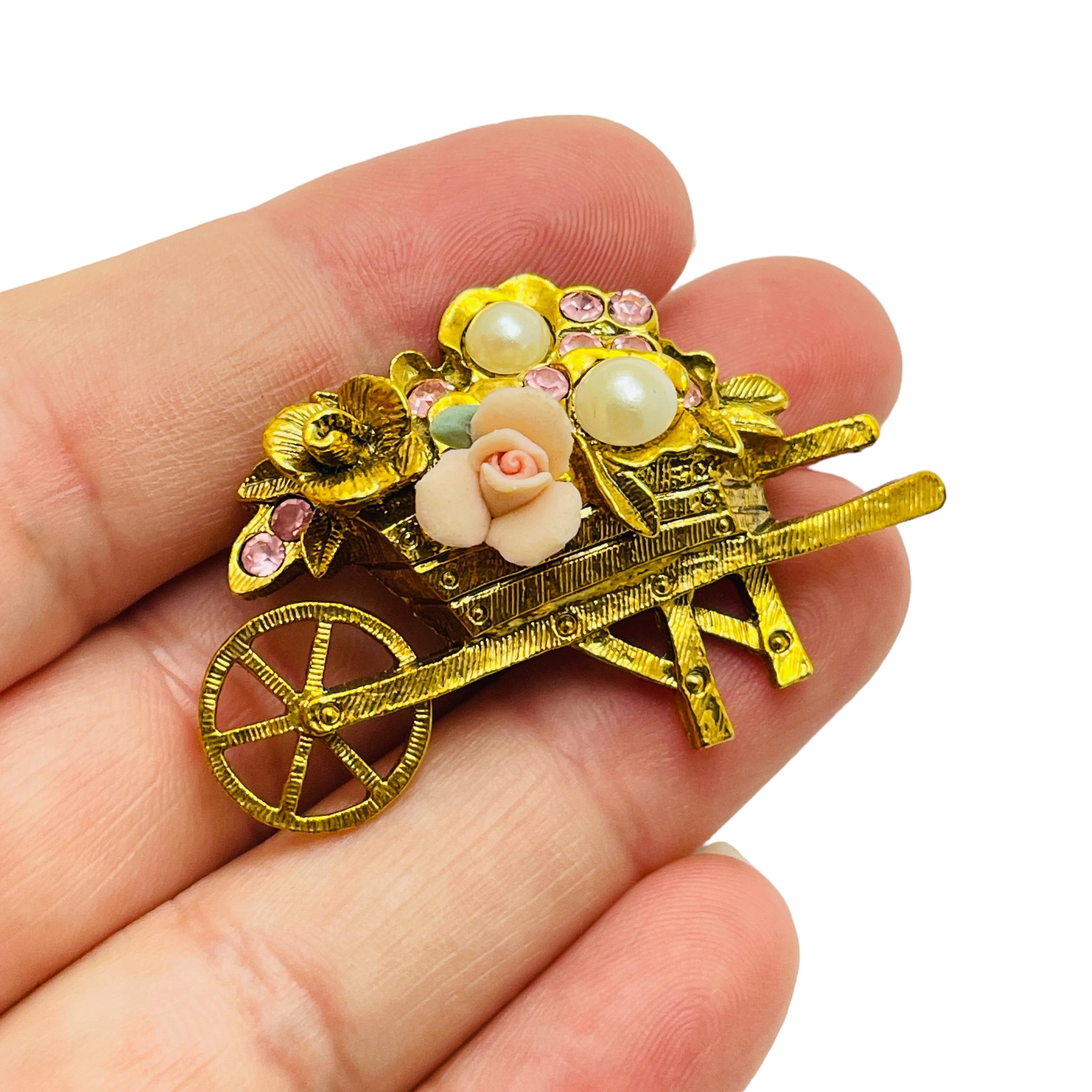 Women's Vintage gold tone pink stones designer brooch For Sale