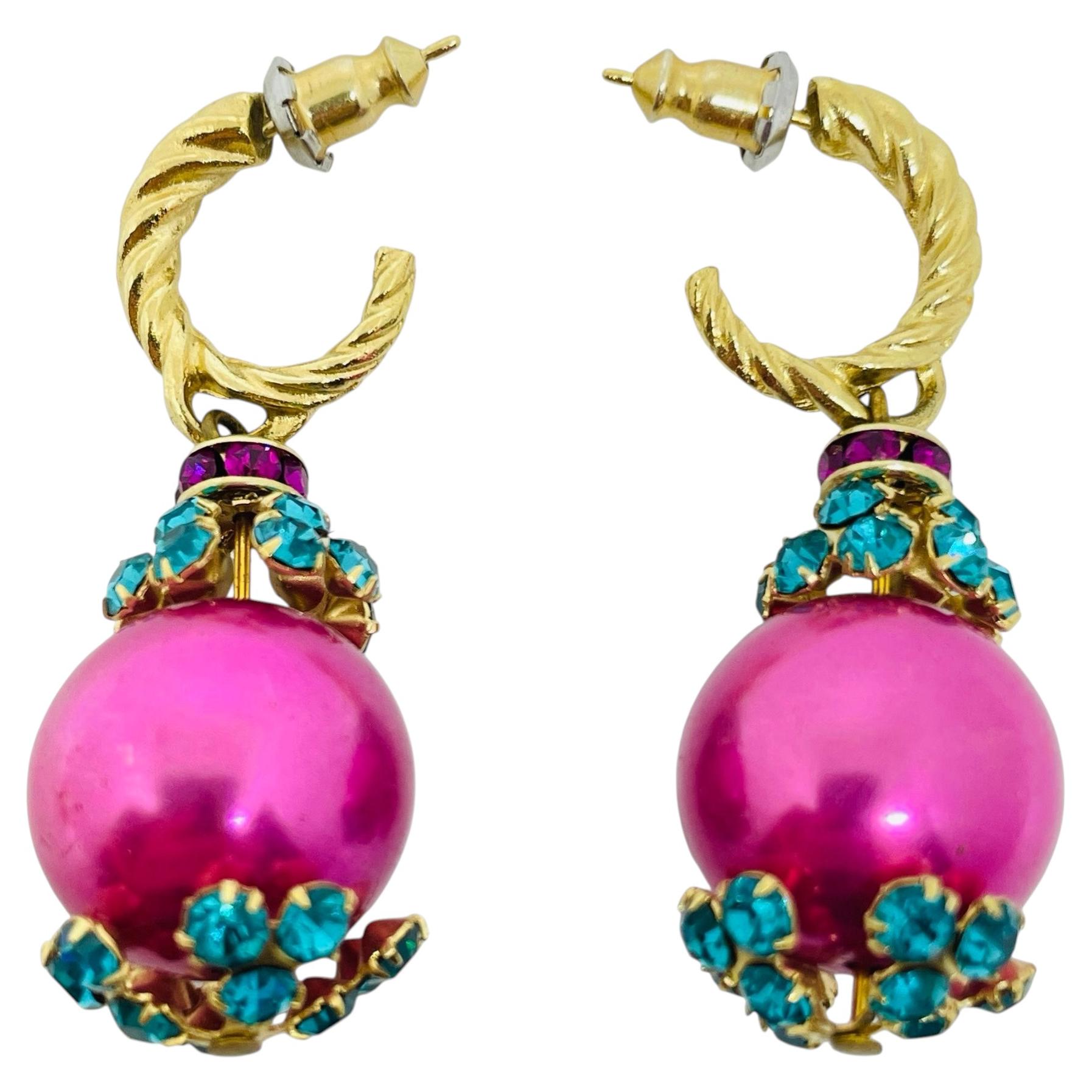 What is the origin of the word jewelry?