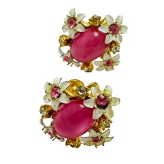 Vintage gold tone pink white flower designer screw back earrings