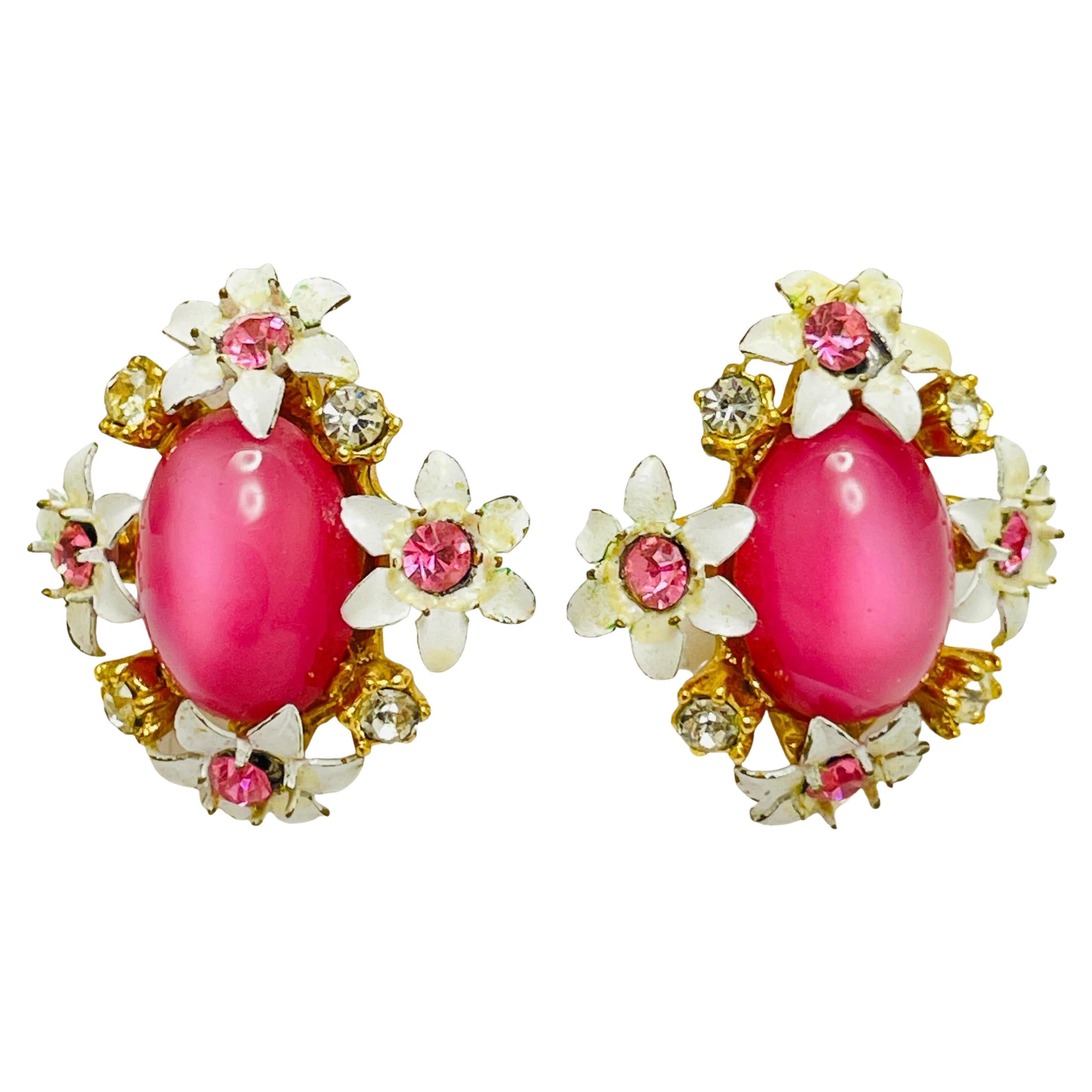 Vintage gold tone pink white flower designer screw back earrings