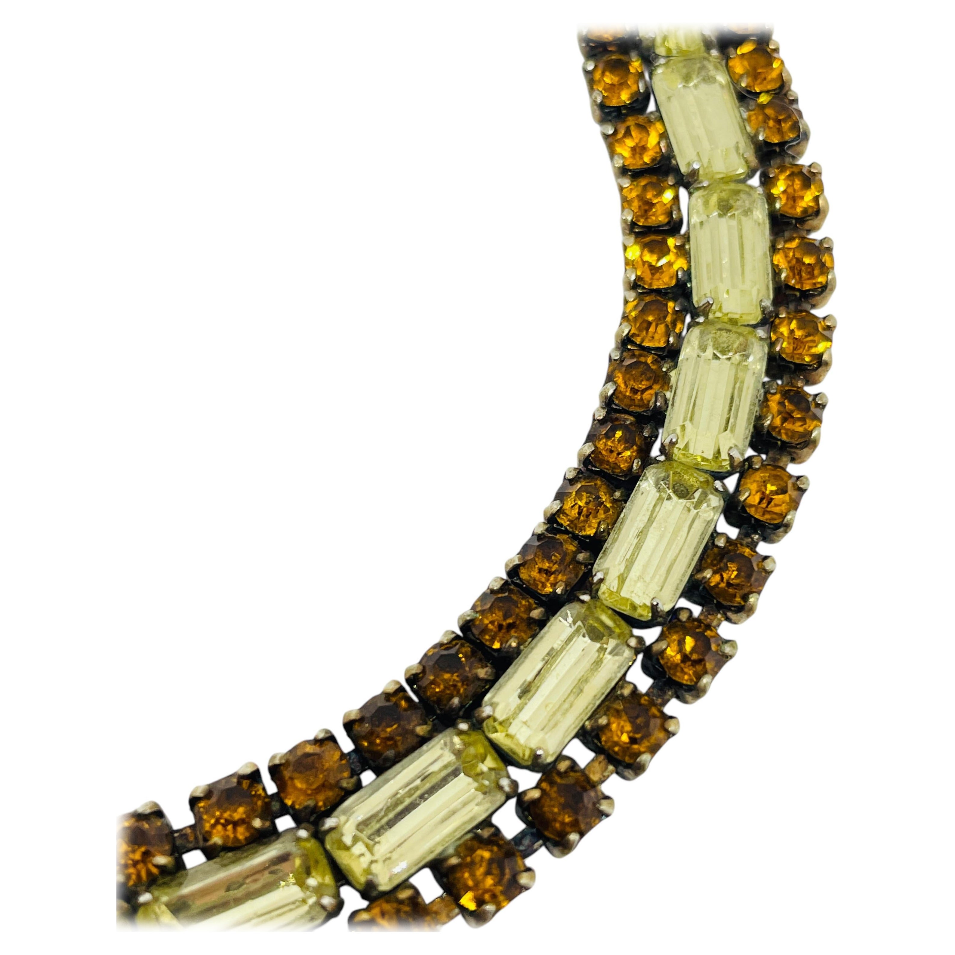 Bracciale vintage con strass incastonati in tonalità oro