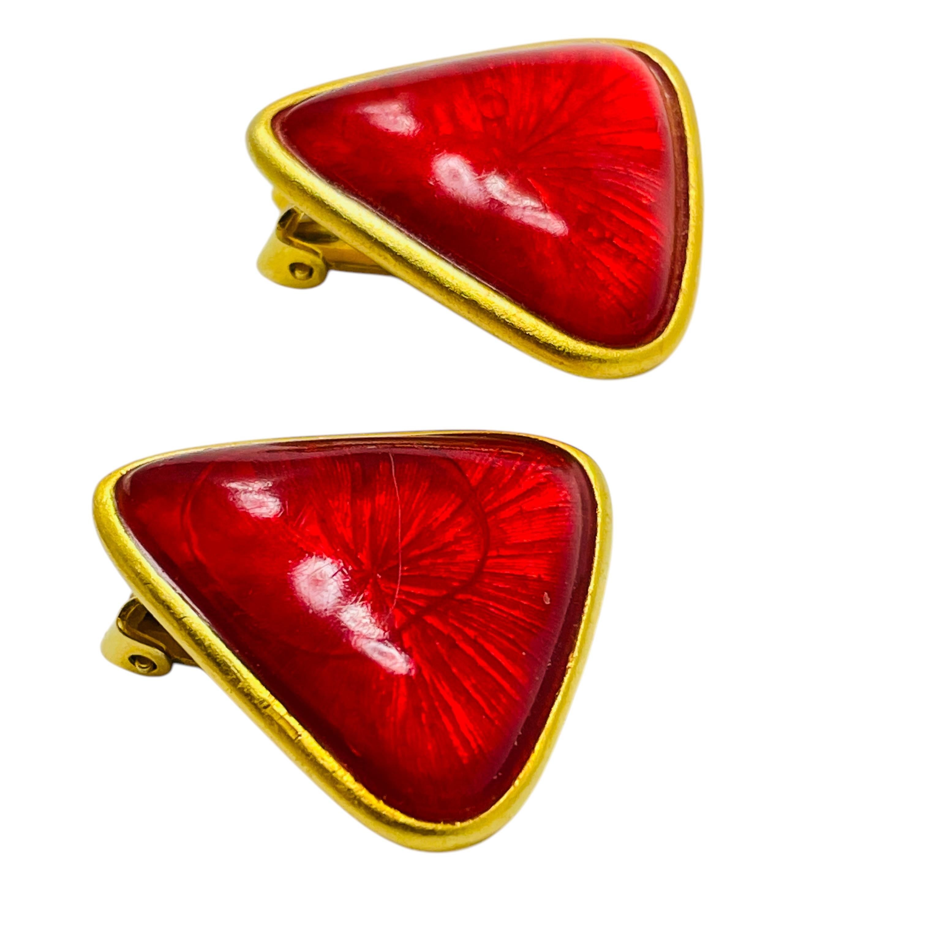 DETTAGLI

- senza segno 

- tono oro con vetro

- orecchini vintage di design

MISURE  

- 

CONDIZIONE

-  ottime condizioni vintage con minimi segni di usura 

 Sku 49

❤️❤️  GIOIELLI VINTAGE DI DESIGN ❤️❤️

❤️❤️  LA BOUTIQUE DI ALEXANDER  ❤️❤️   