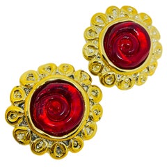 Orecchini a clip vintage anni
80 in resina rossa, tono oro, di design