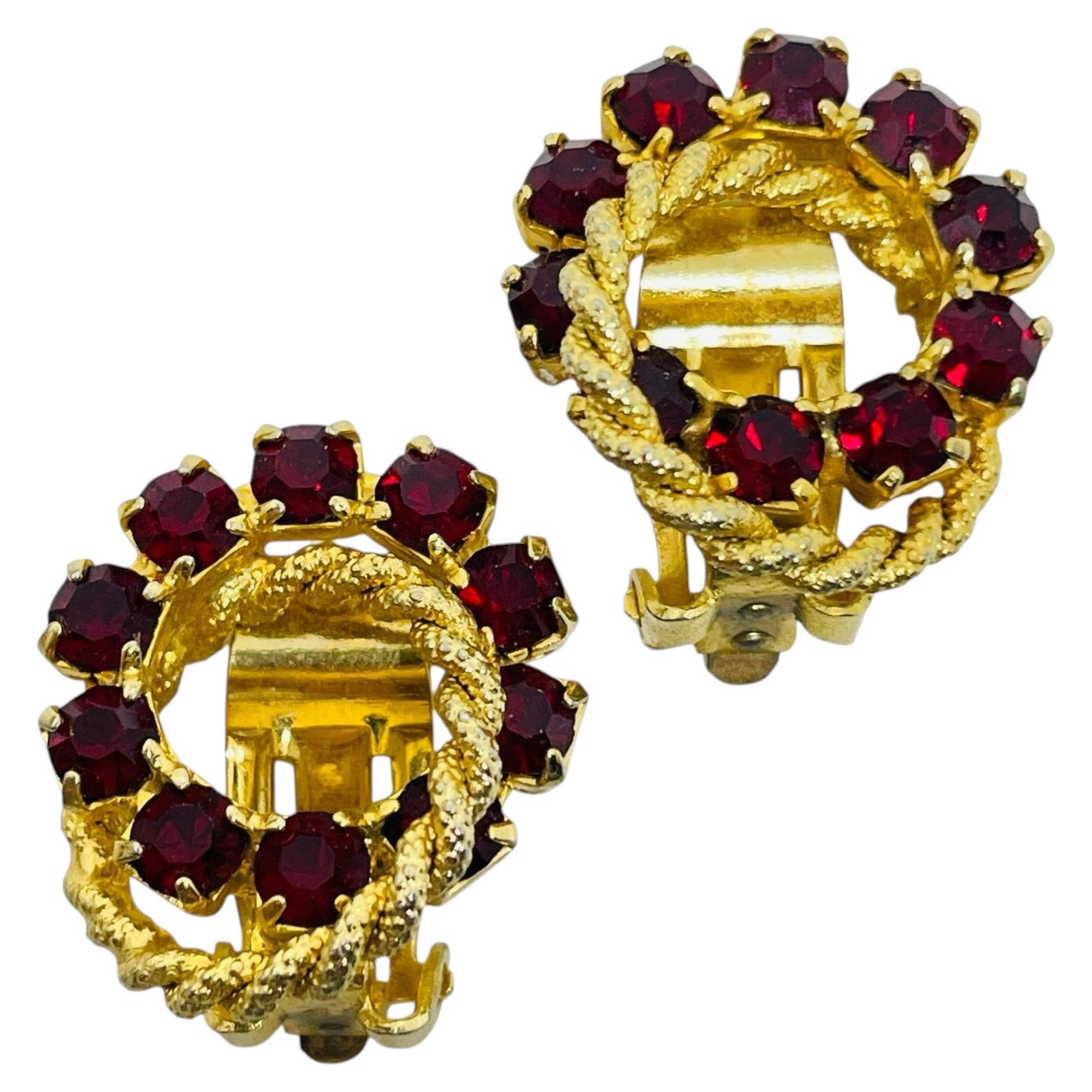 Vintage goldfarbene rote Strasssteine kleine Designer Ohrringe mit Clip
