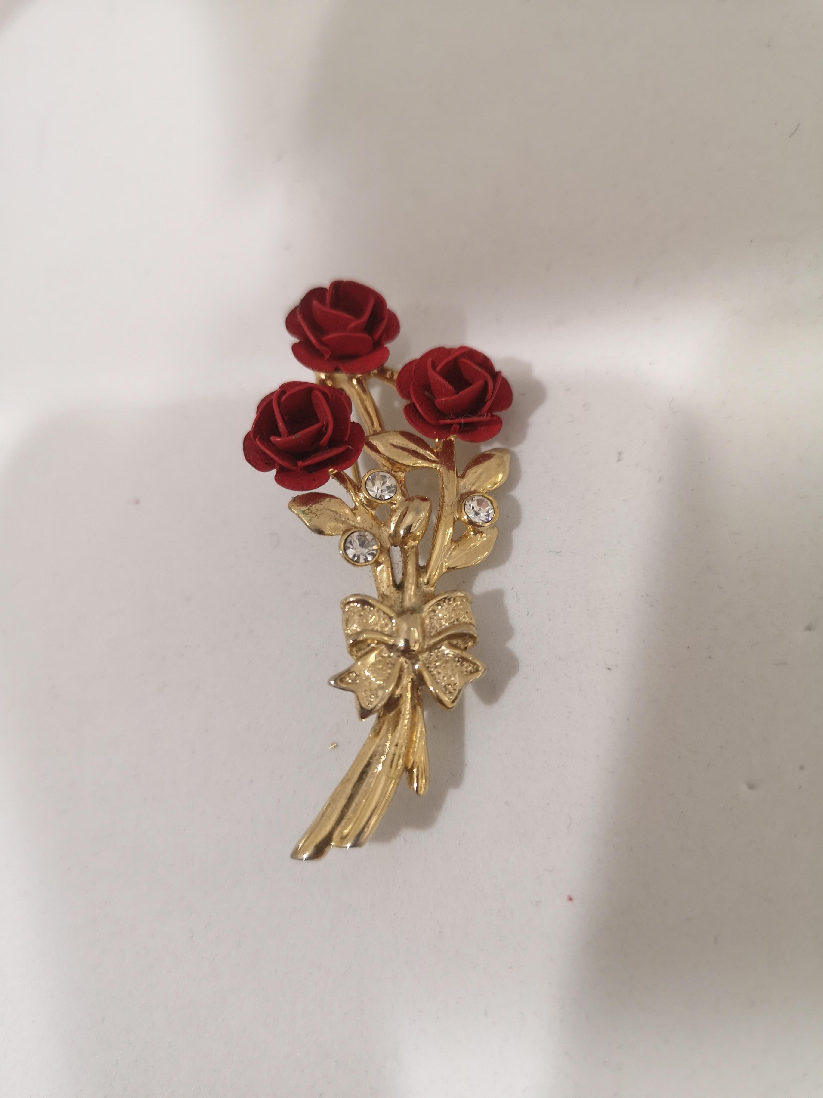 Vintage gold tone red roses brooch
6*3 cm