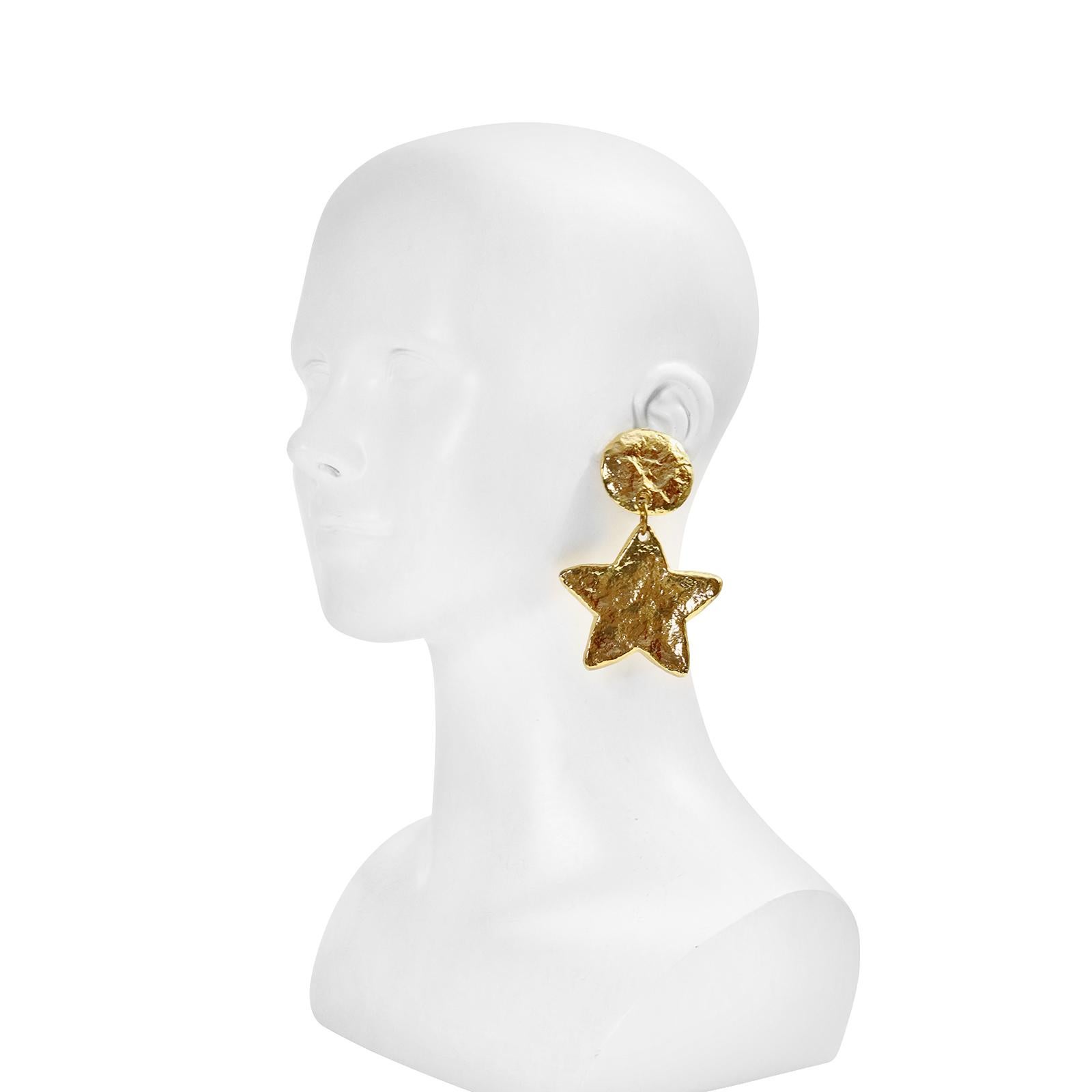 Modern Vintage Gold Tone Resin Dangling Star Earrings For Sale
