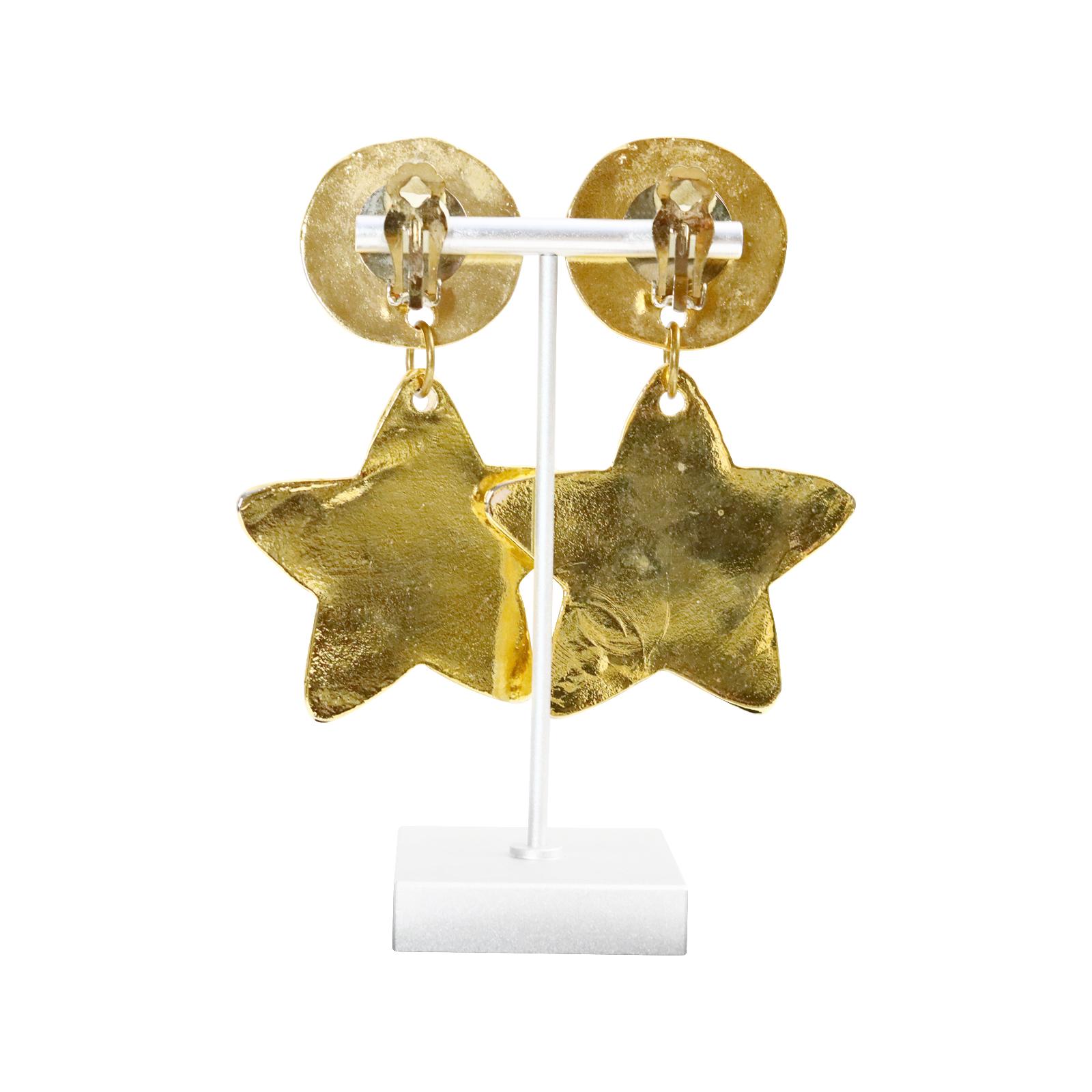 Vintage Gold Tone Resin Dangling Star Earrings For Sale 3