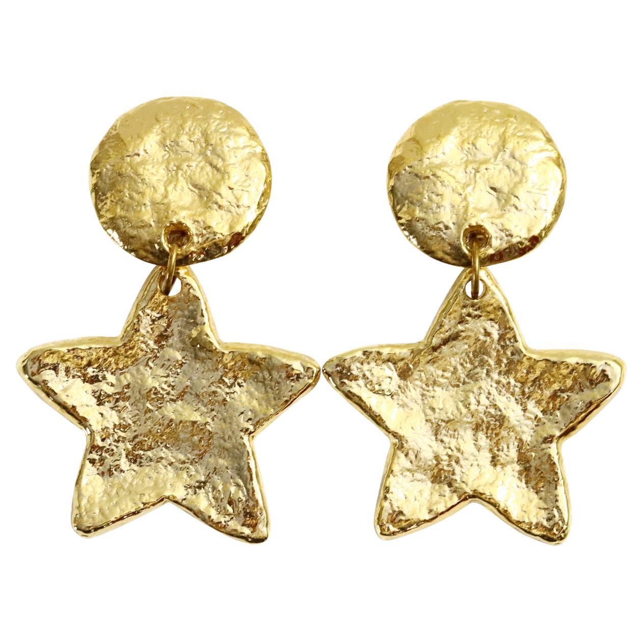 Vintage Gold Tone Resin Dangling Star Earrings For Sale