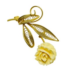 Vintage gold tone resin flower designer brooch