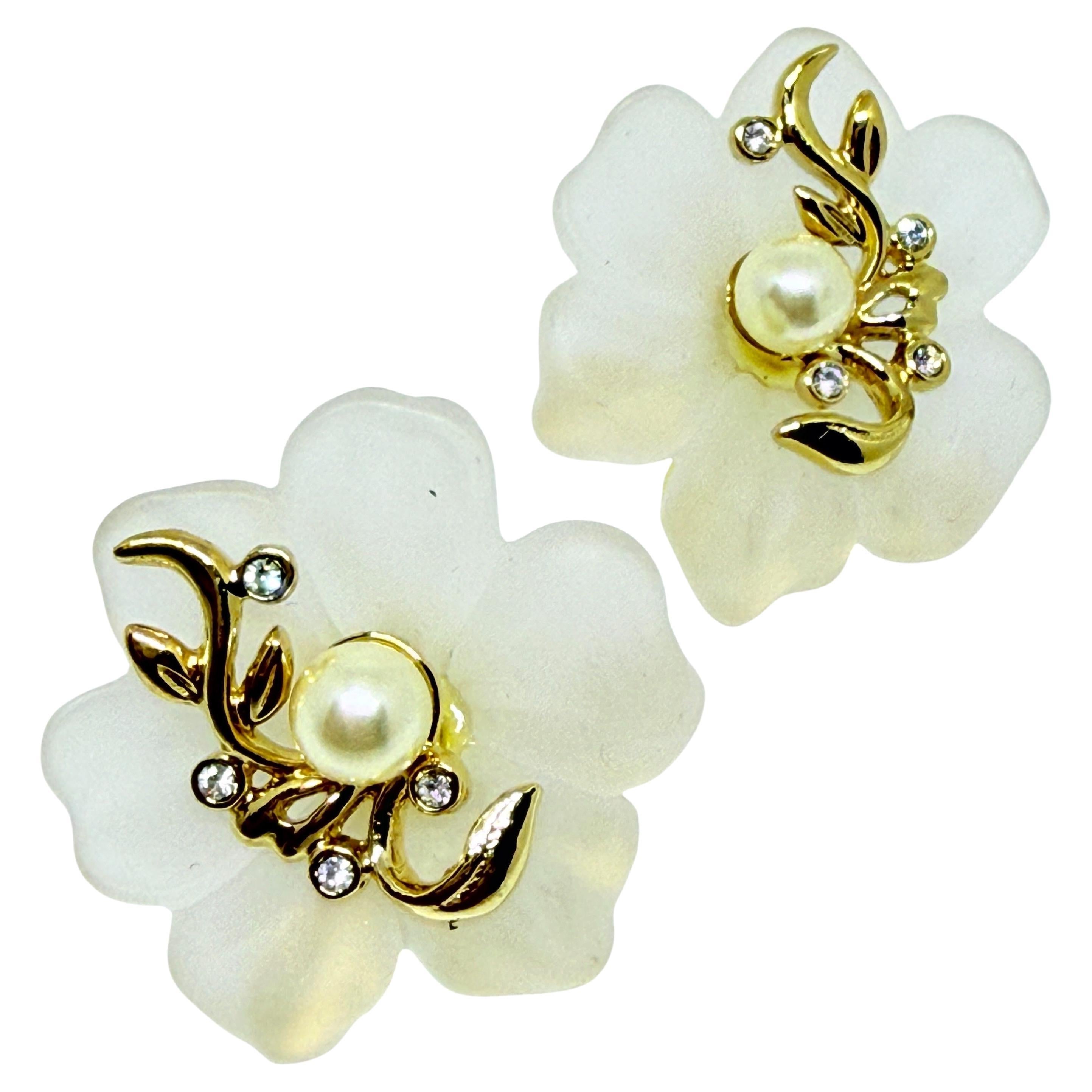 Vintage gold tone resin flower rhinestone designer pierced earrings