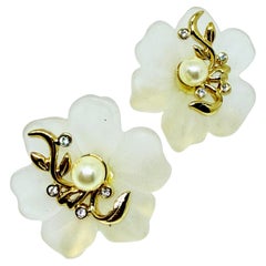Vintage gold tone resin flower rhinestone designer pierced earrings