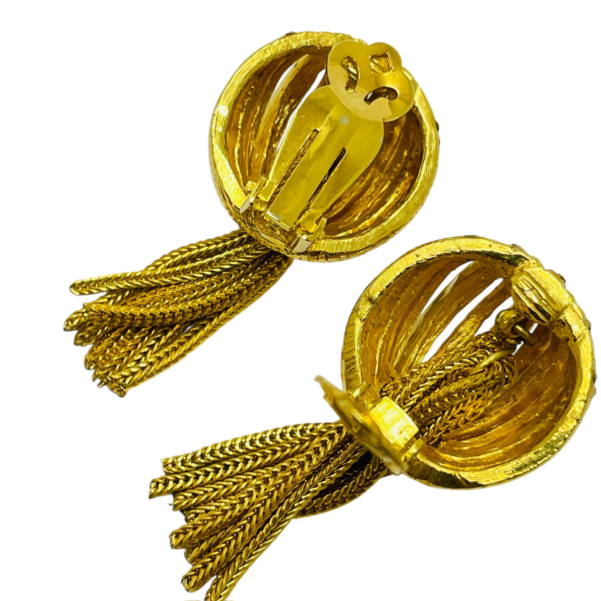 Pendientes de clip de diseño con flecos de strass vintage en tono dorado en Bueno estado para la venta en Palos Hills, IL
