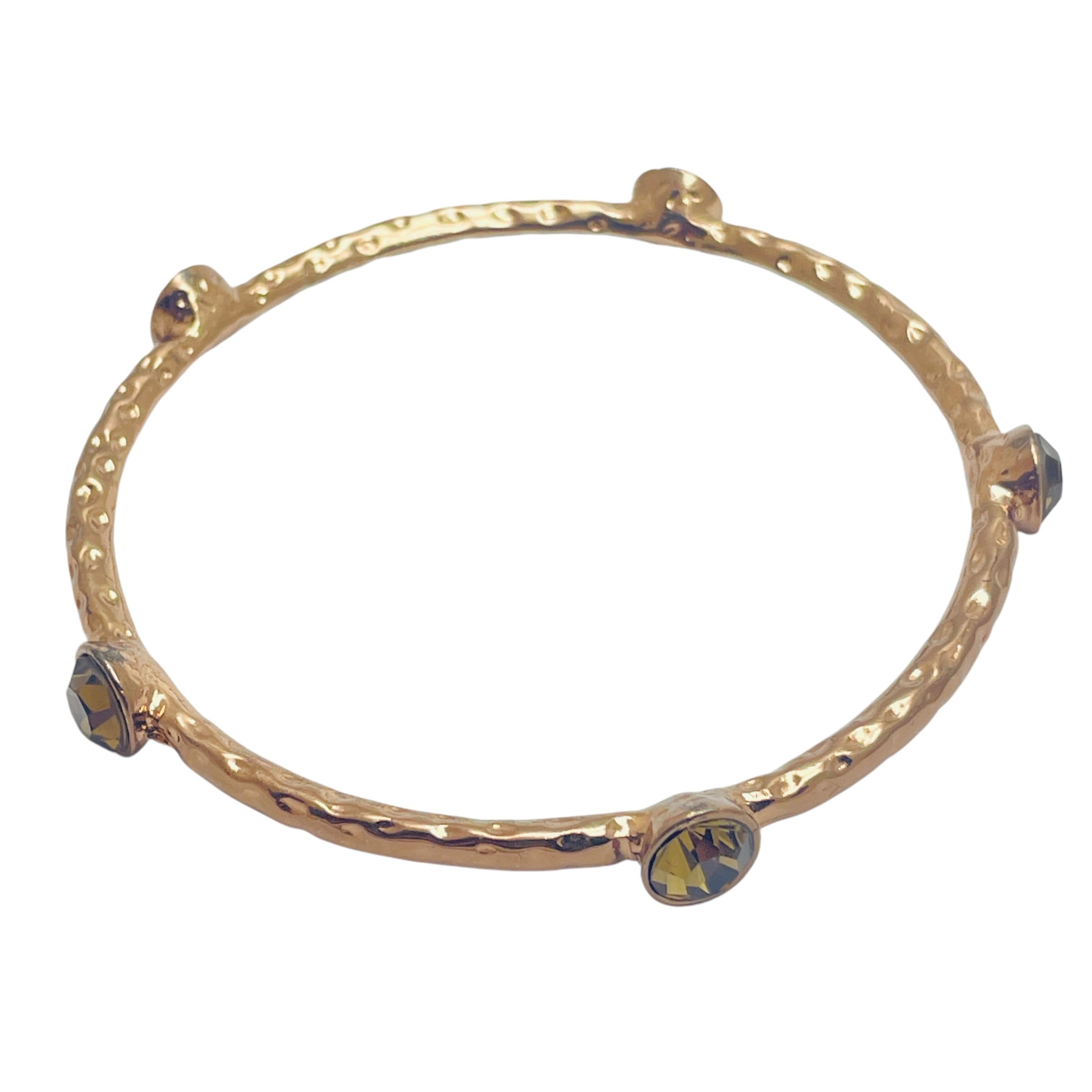 DETAILS

• signed China   

• gold tone with rhinestones

• vintage designer bracelet

MEASUREMENTS  

• 

CONDITION

•  very good vintage condition with minimal signs of wear 

 Sku 47

❤️❤️  VINTAGE DESIGNER JEWELRY ❤️❤️

❤️❤️  ALEXANDER’S