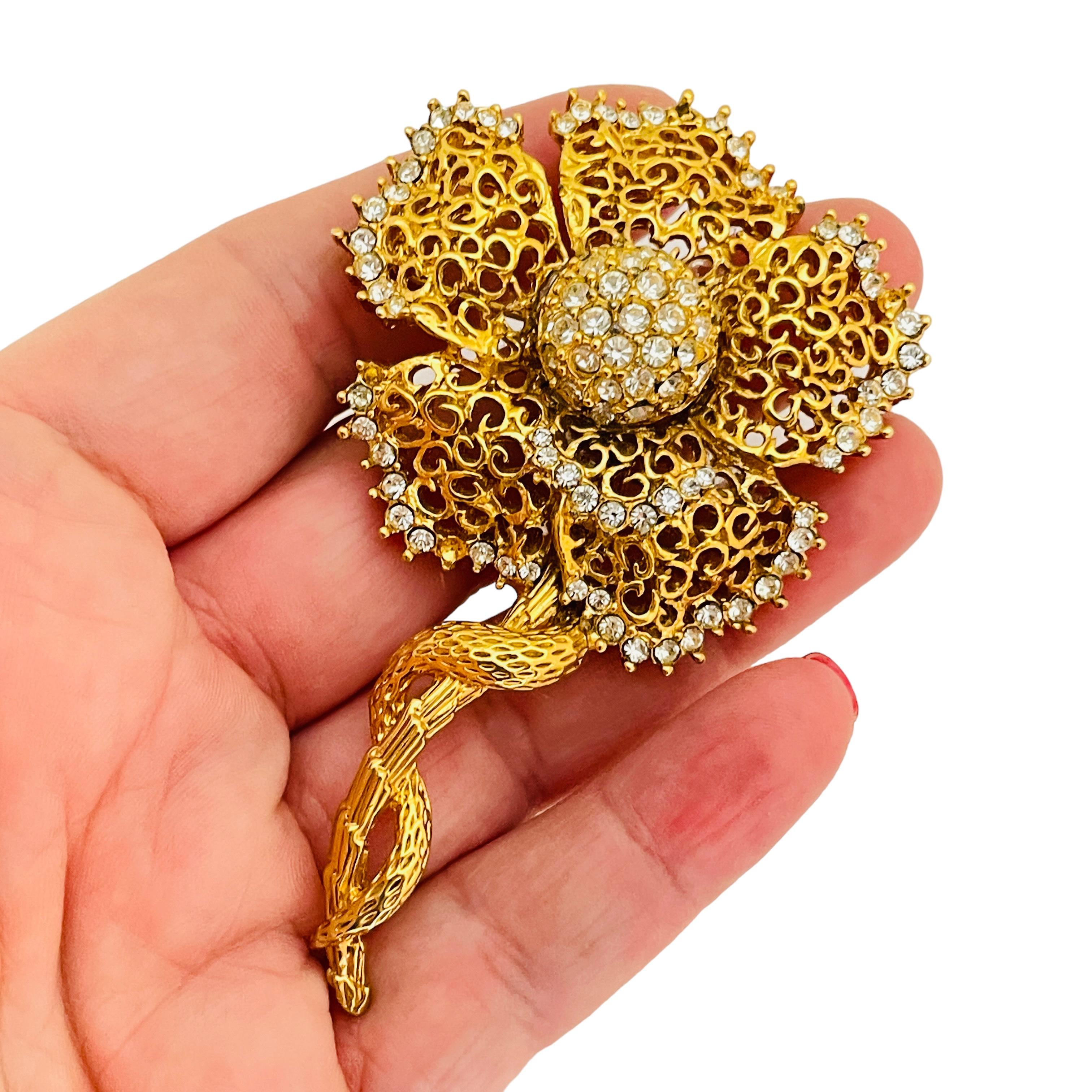 Women's or Men's Vintage gold tone rhinestone flower brooch  For Sale