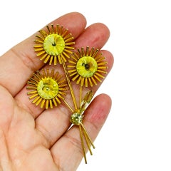 Broche vintage avec fleur en strass de couleur or