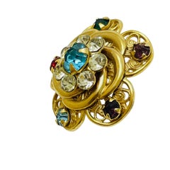 Vintage gold tone rhinestone small brooch