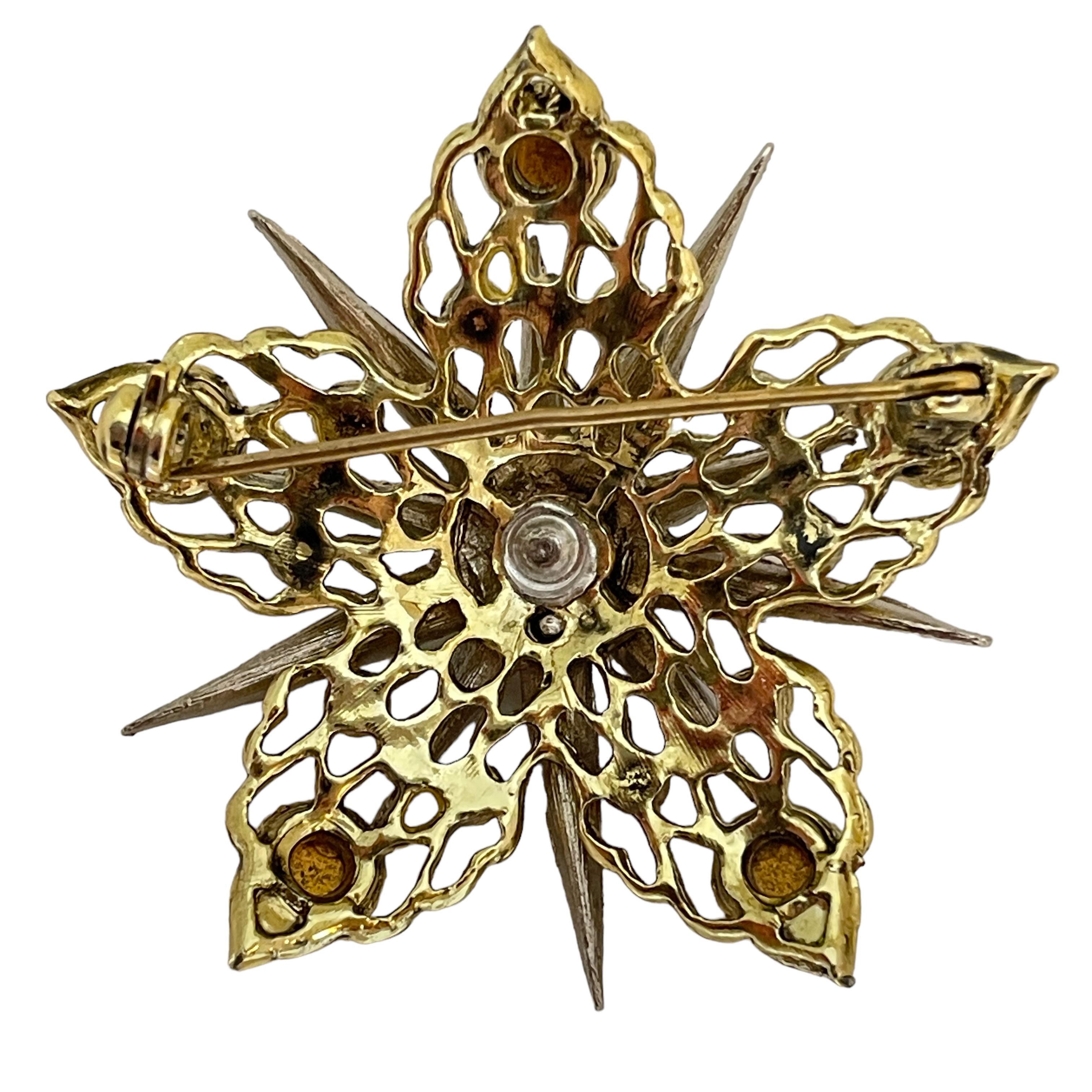Vintage gold tone  rhinestone star brooch  In Excellent Condition For Sale In Palos Hills, IL
