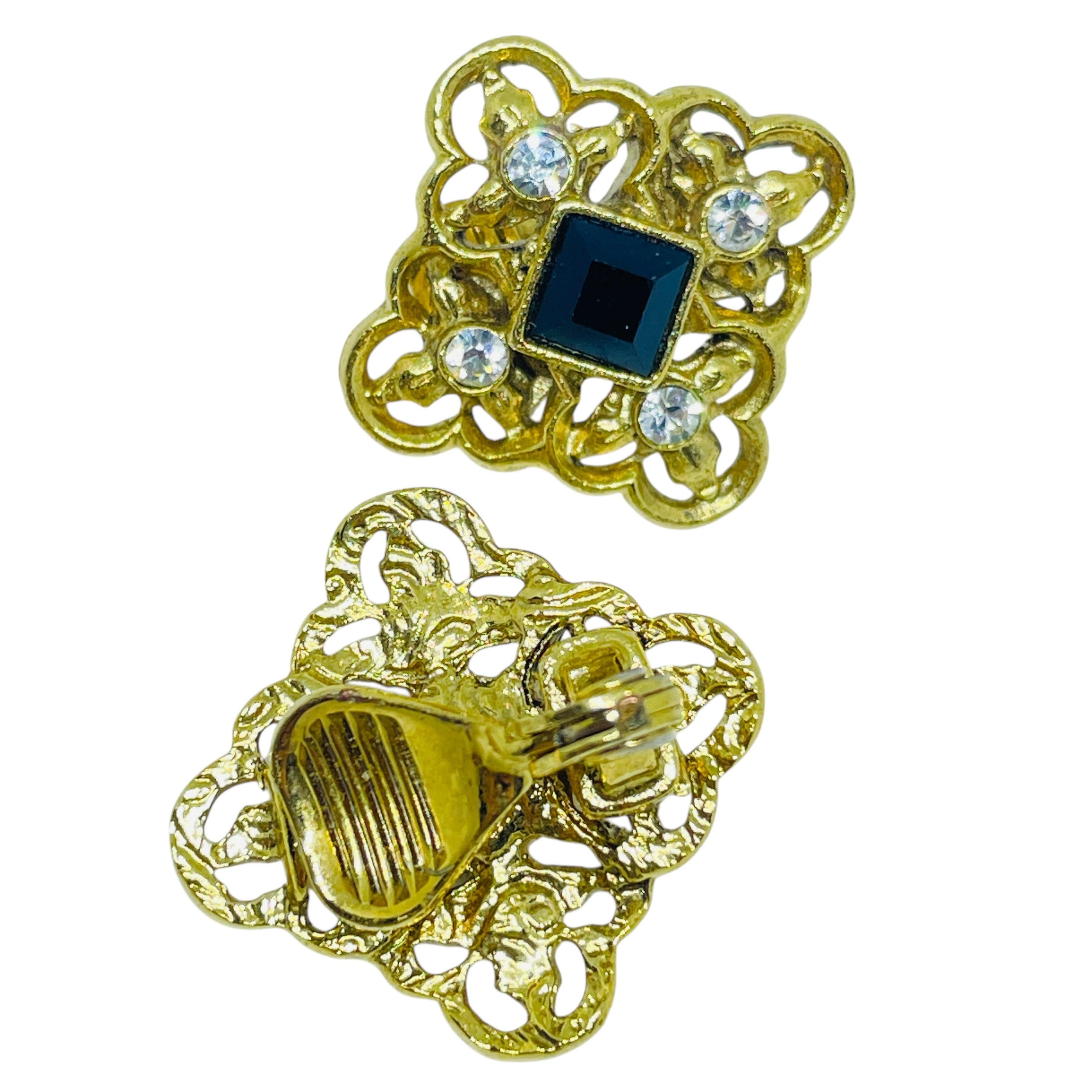 Vintage gold tone rhinestones 80's designer clip on earrings In Good Condition For Sale In Palos Hills, IL