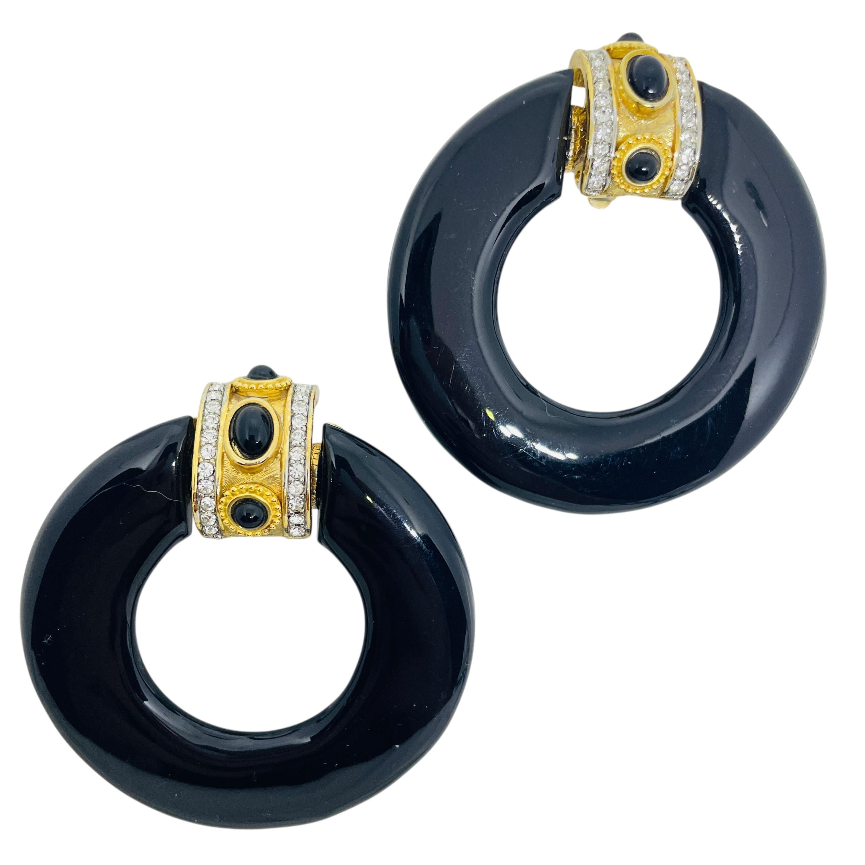 Vintage gold tone rhinestones black resin door knocker 80's clip on earrings For Sale 2