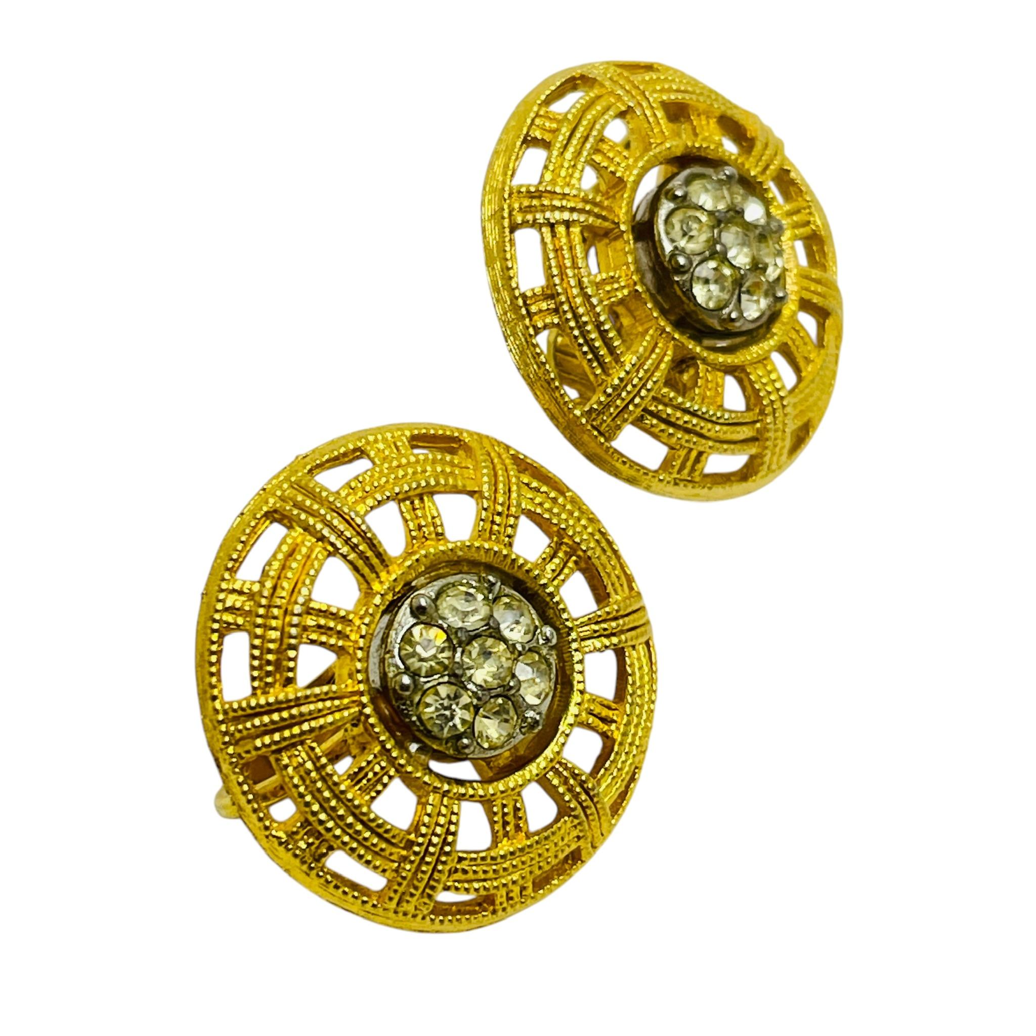 DETALLES

- sin signo 

- tono dorado con strass 

- pendientes vintage de diseño 

MEDIDAS  

- 

CONDICIÓN

-  muy buen estado vintage con mínimos signos de desgaste 

 Código 48

❤️❤️  JOYAS DE DISEÑO VINTAGE ❤️❤️

❤️❤️  BOUTIQUE DE ALEXANDER 