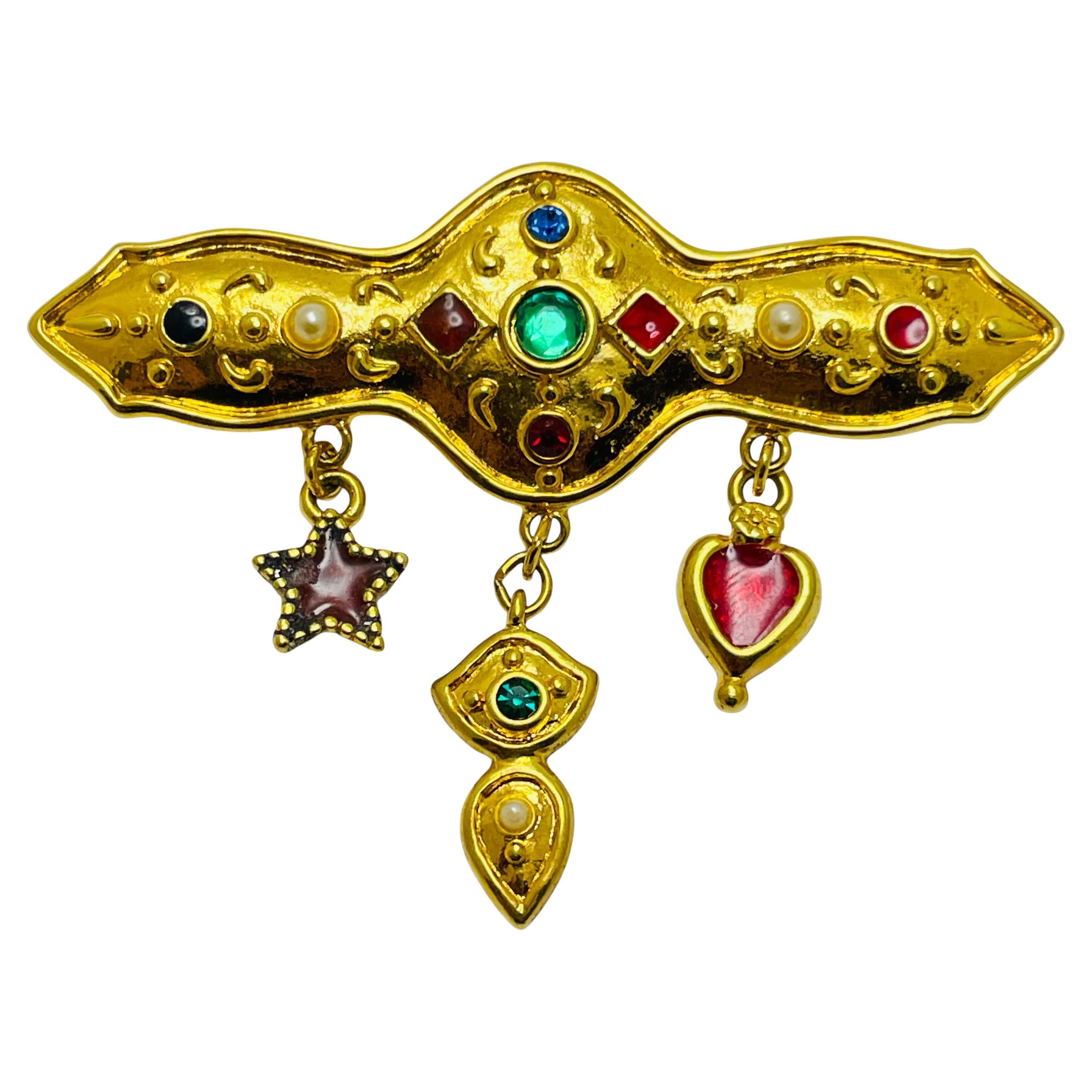 Broche de diseño vintage de pedrería etrusca colgante en tono dorado en venta