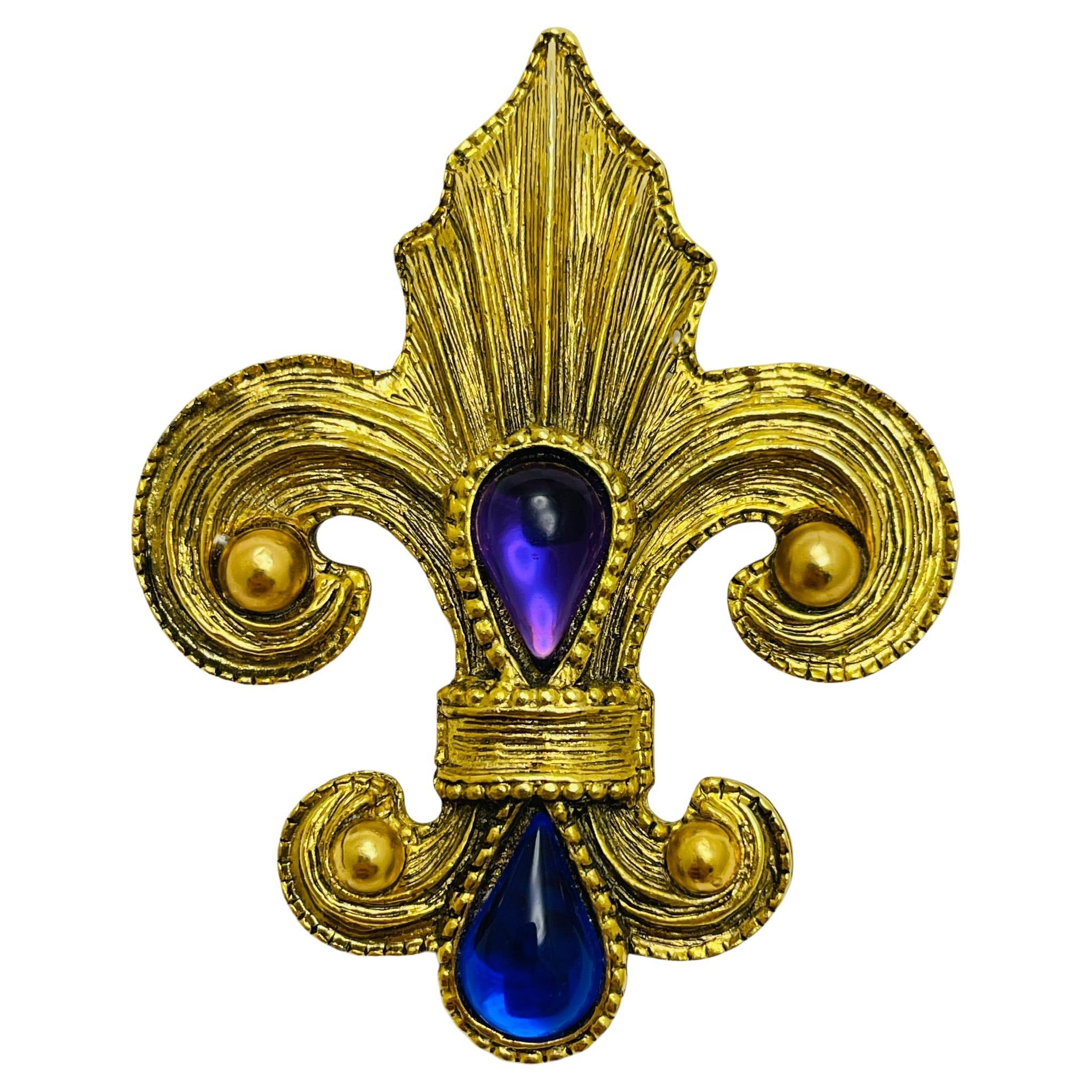 Vintage gold tone rhinestones fleur de lis designer brooch