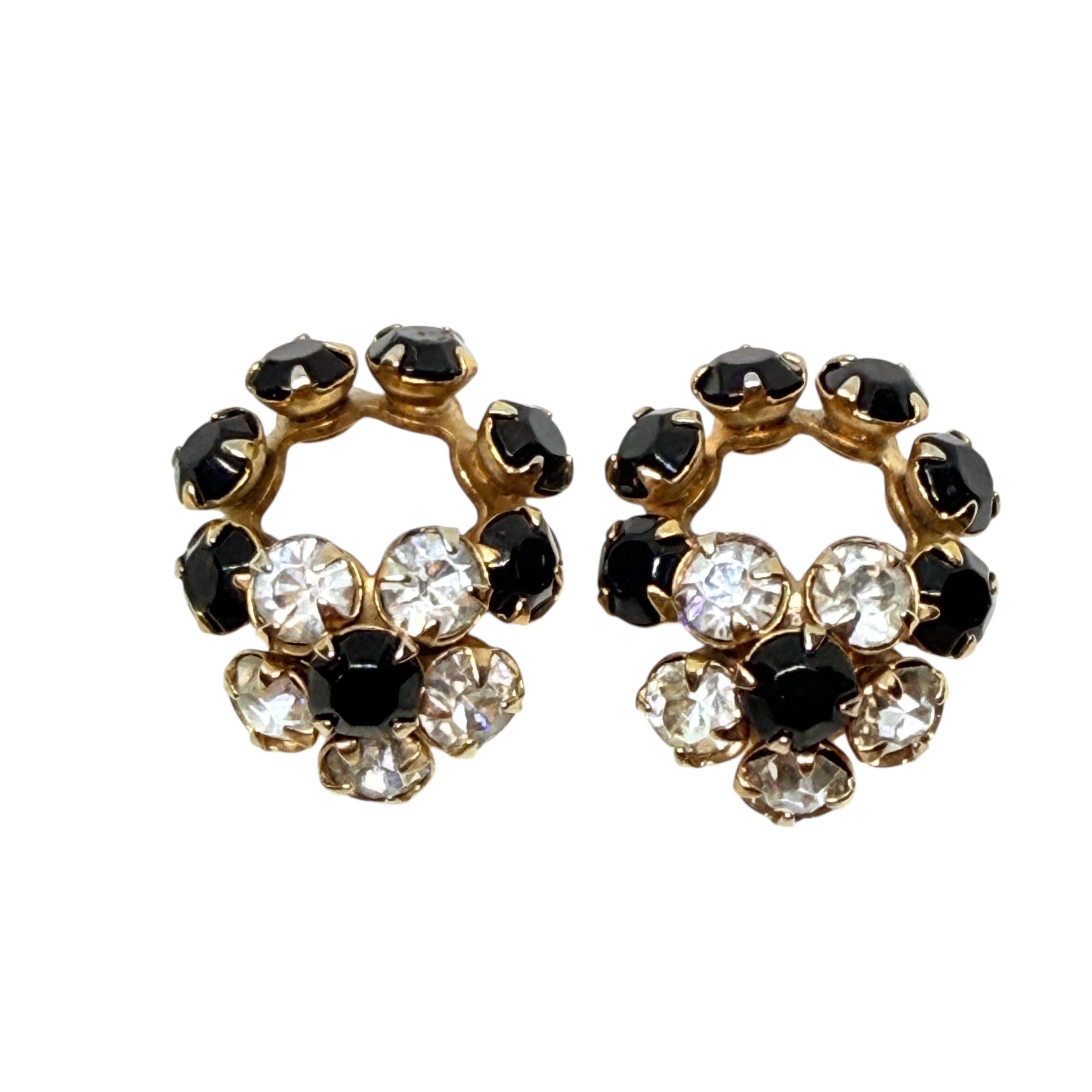 Piccoli orecchini a clip d'epoca con strass a forma di fiore di design in vendita 1