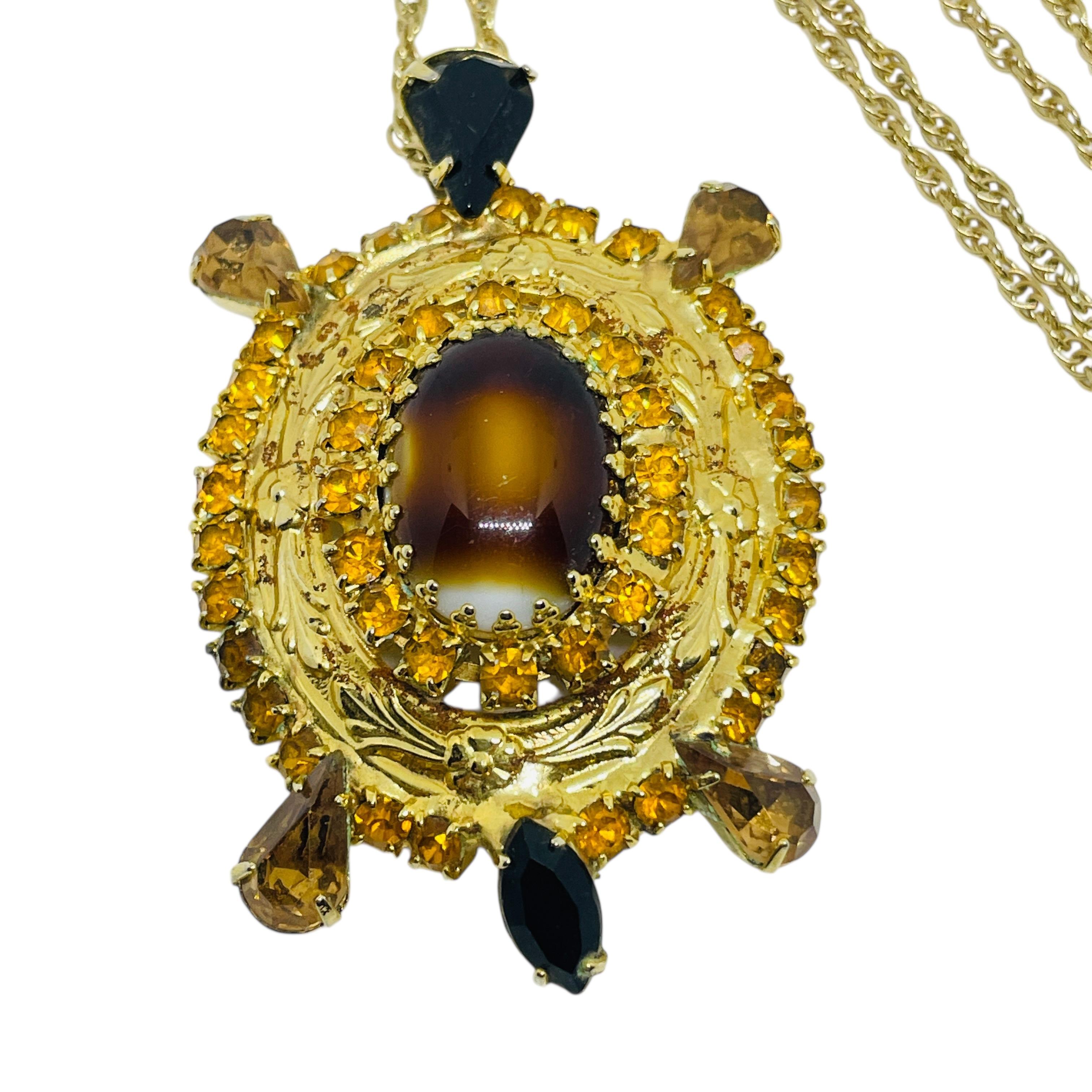 Vintage gold tone rhinestones glass turtle pendant necklace For Sale 1