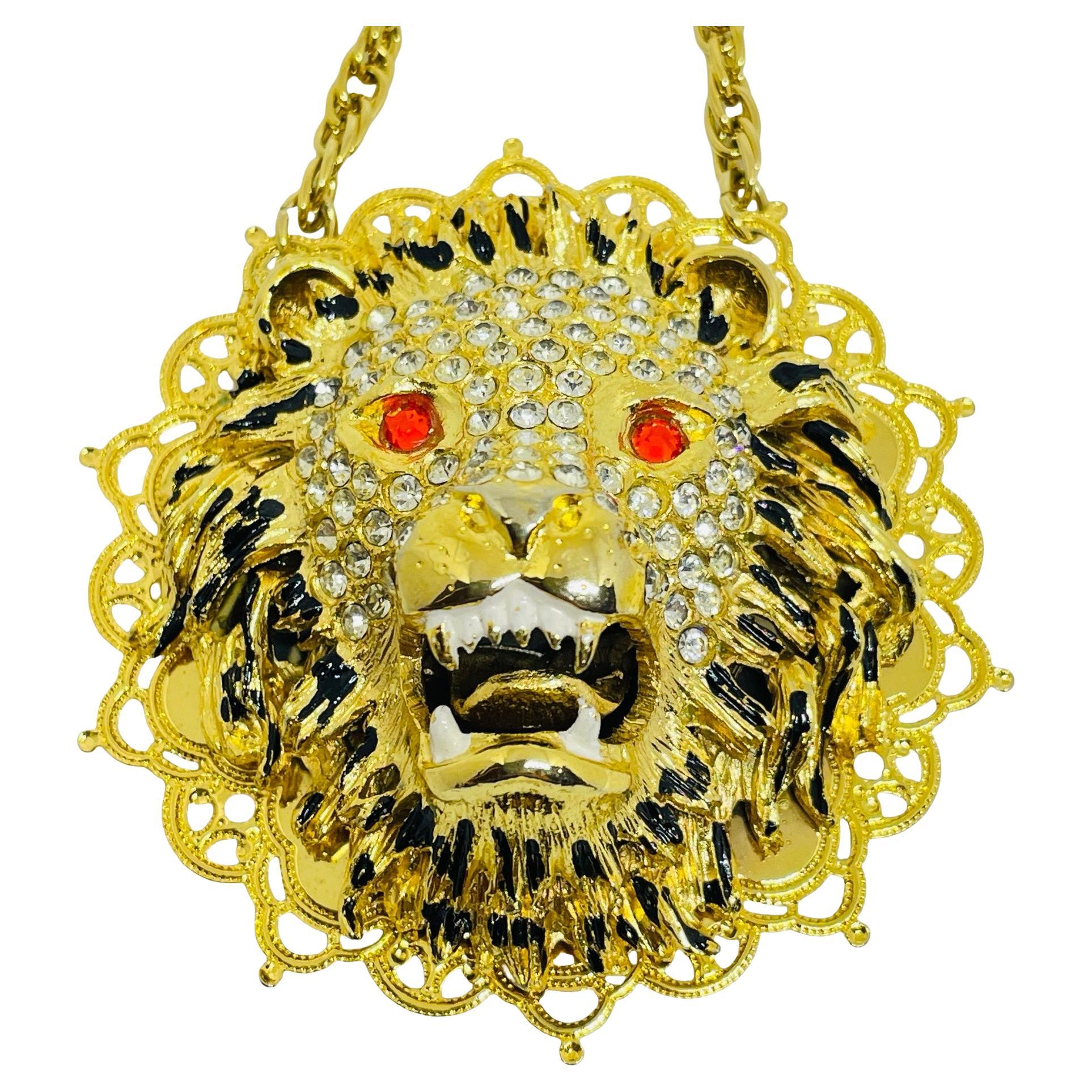 Collana vintage con strass in tonalità oro, testa di leone, ciondolo massiccio e catena di design