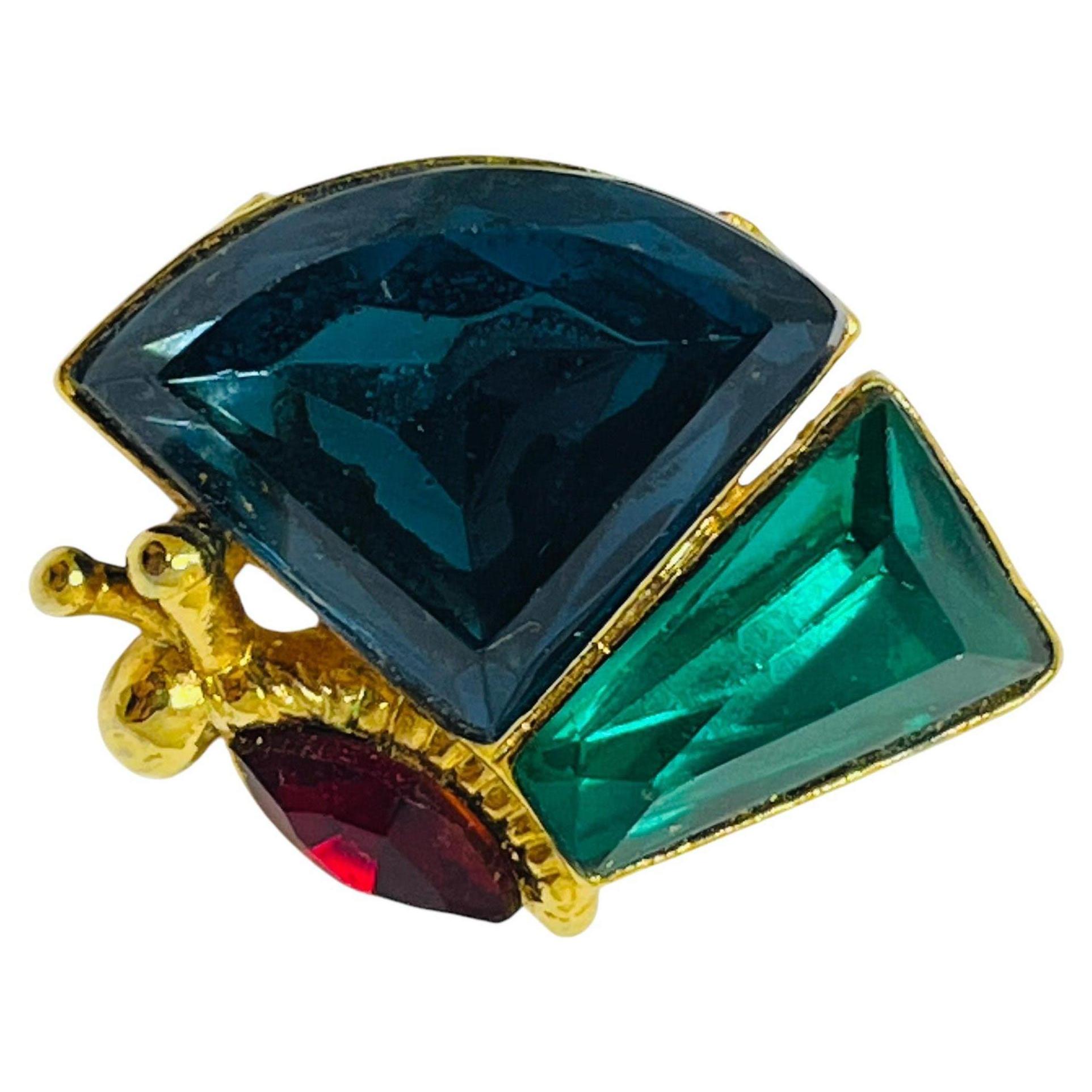 Broche de diseño vintage con diamantes de imitación en tono dorado, pequeña joya mariposa