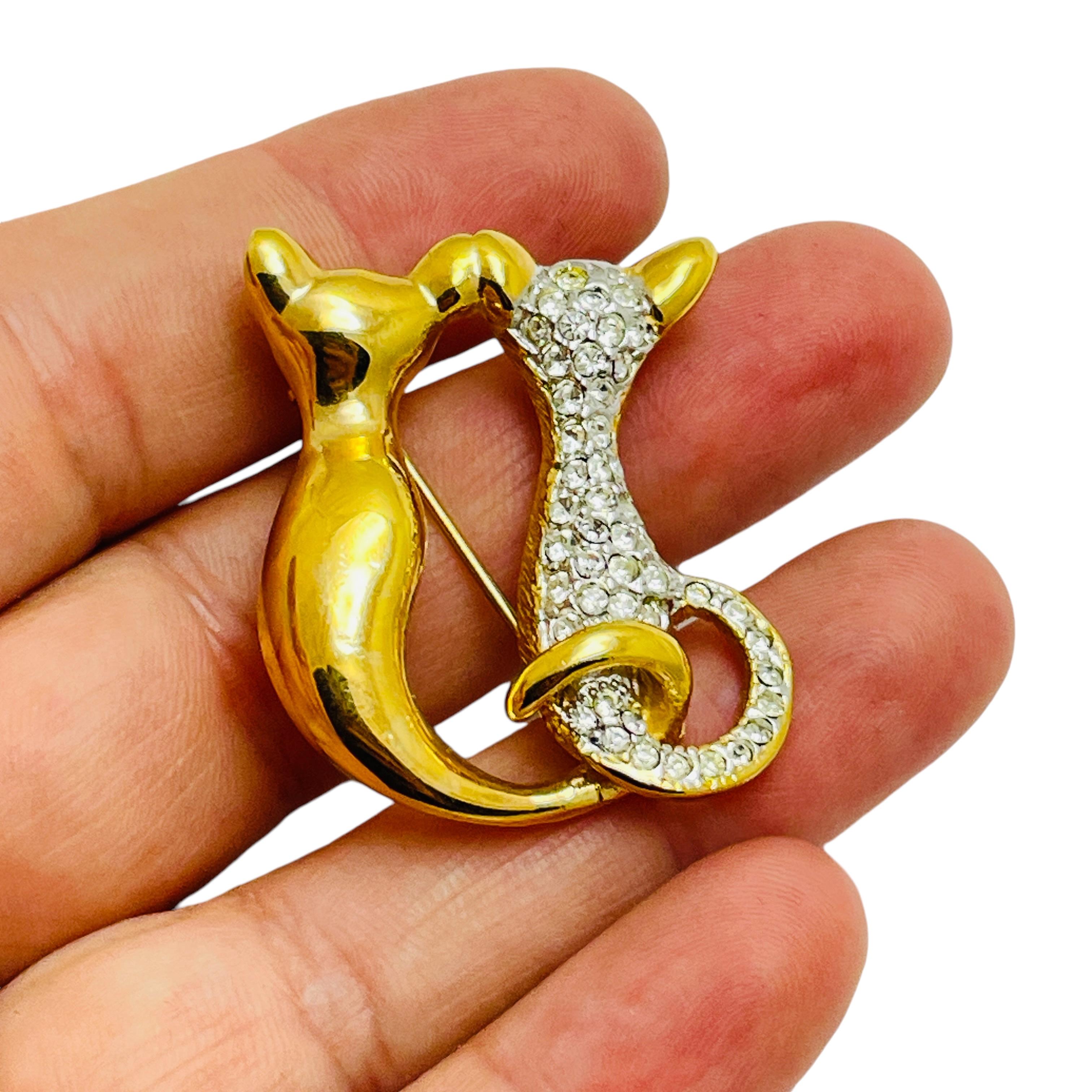 De las mujeres Broche de diseño vintage en tono dorado con strass de dos gatos en venta