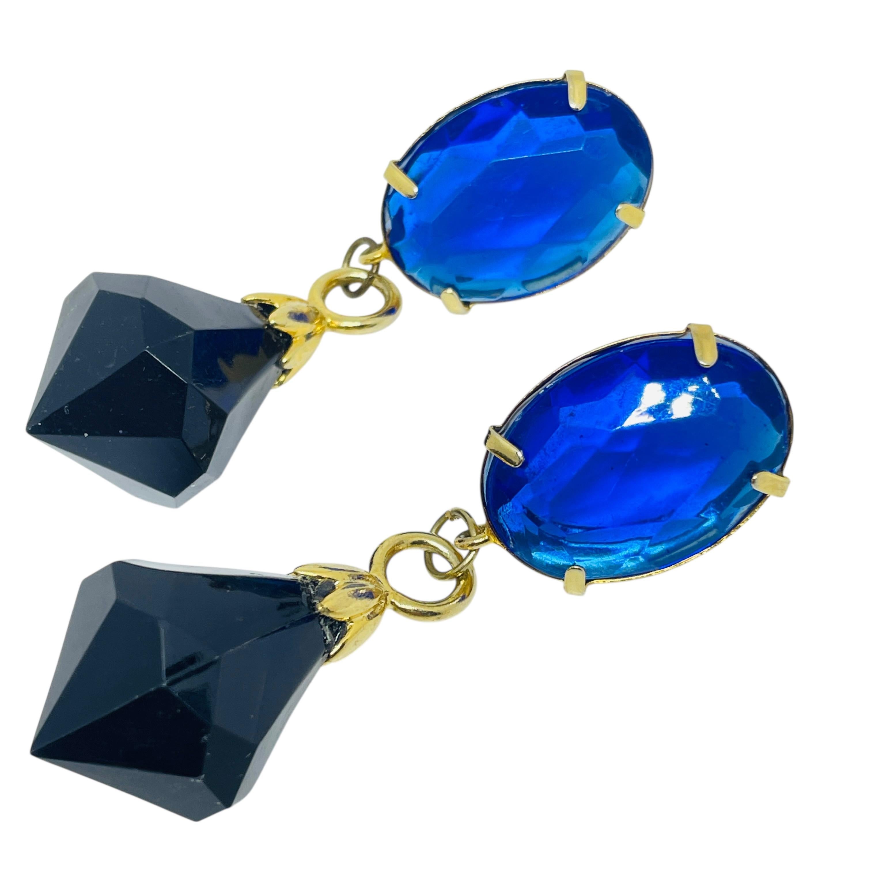 Vintage Gold Ton Saphir blau schwarz Harz durchbohrt baumeln Ohrringe für Damen oder Herren im Angebot