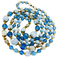 Collana d'epoca in vetro artistico con perline in tonalità oro, blu zaffiro e bianco latte