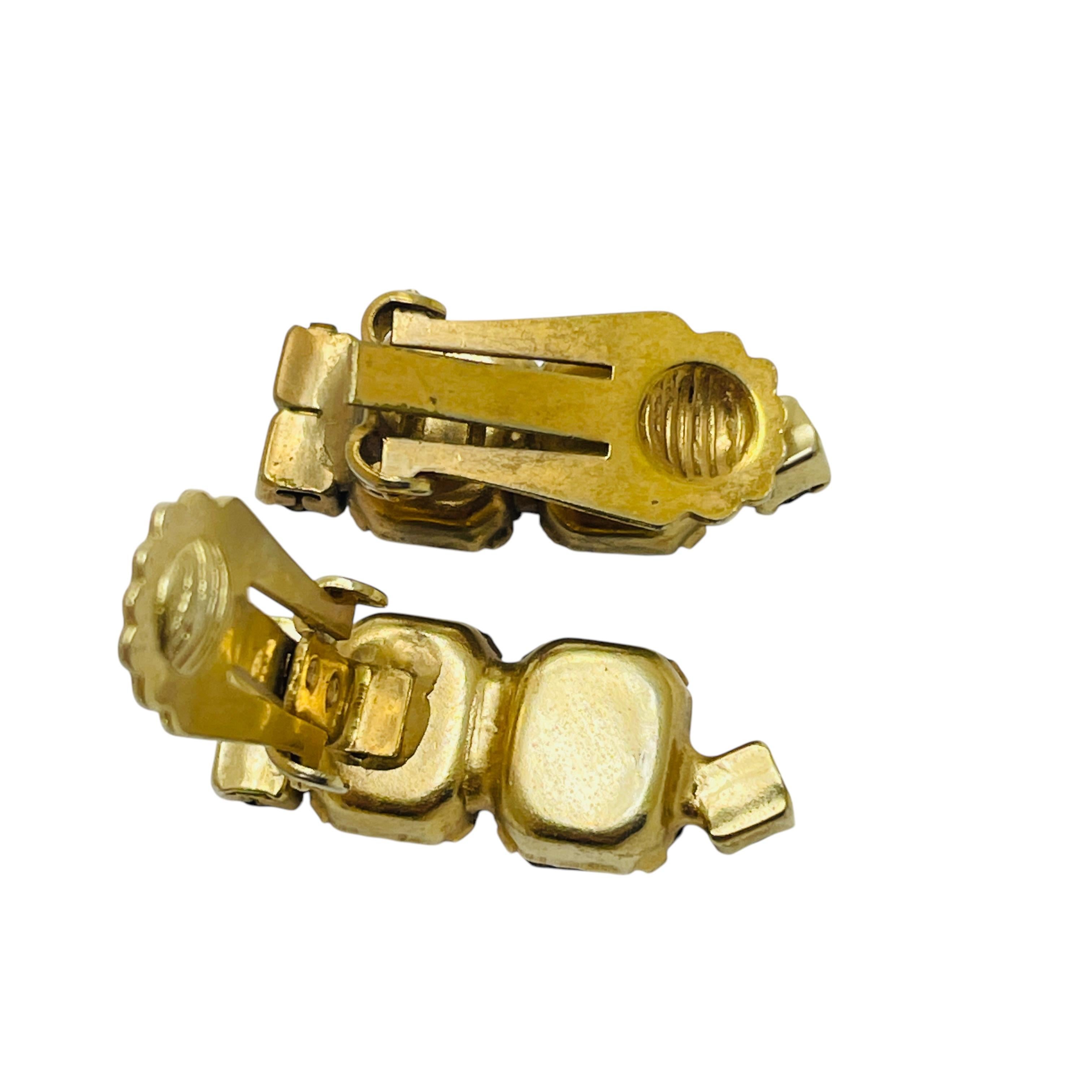 Vintage-Goldton  saphir smaragd straßsteine designer ohrringe clip on im Zustand „Gut“ im Angebot in Palos Hills, IL