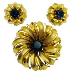 Vintage gold tone sapphire glass flower designer earrings brooch set