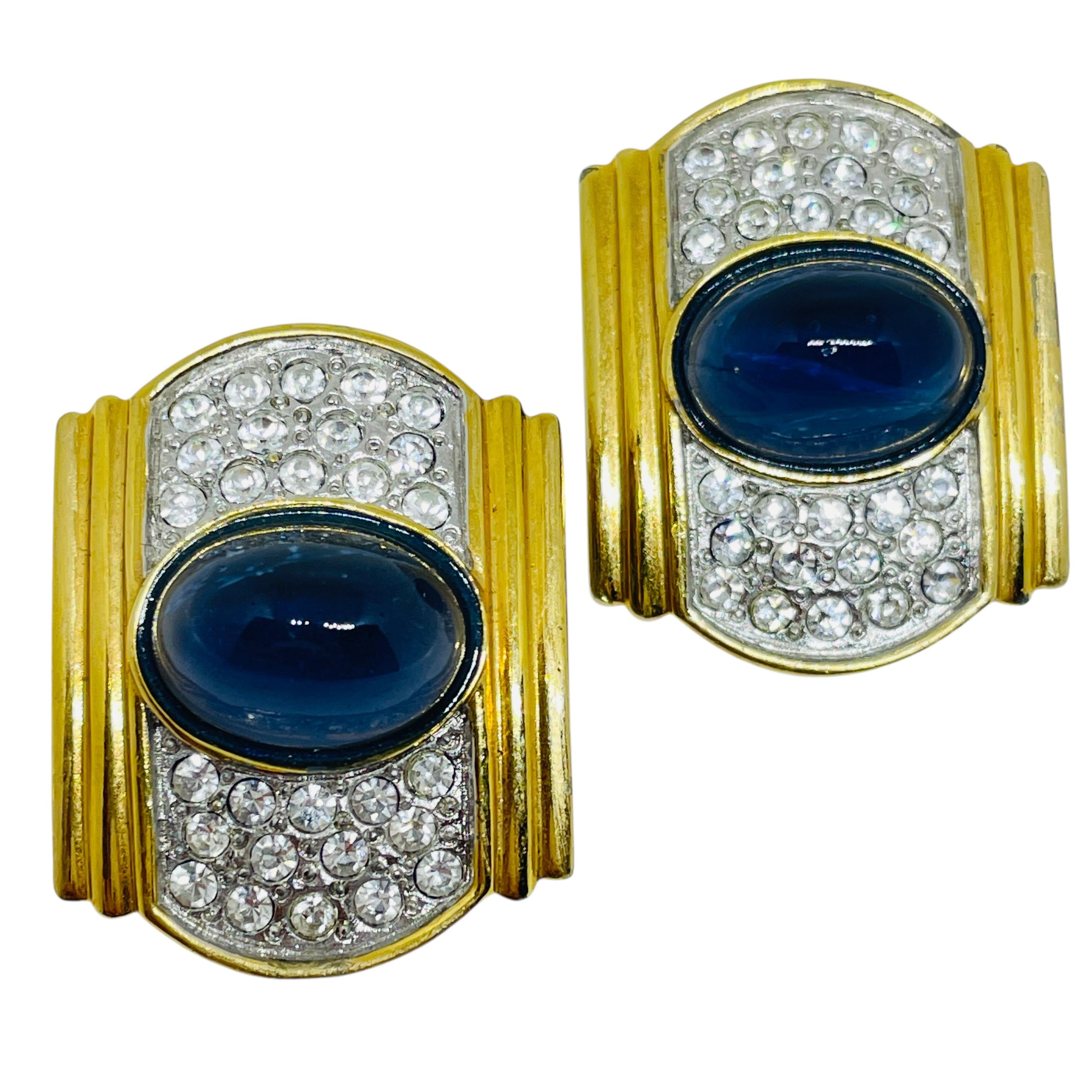 Orecchini a clip d'epoca in vetro zaffiro, designer di Jewell, tono oro in vendita 1