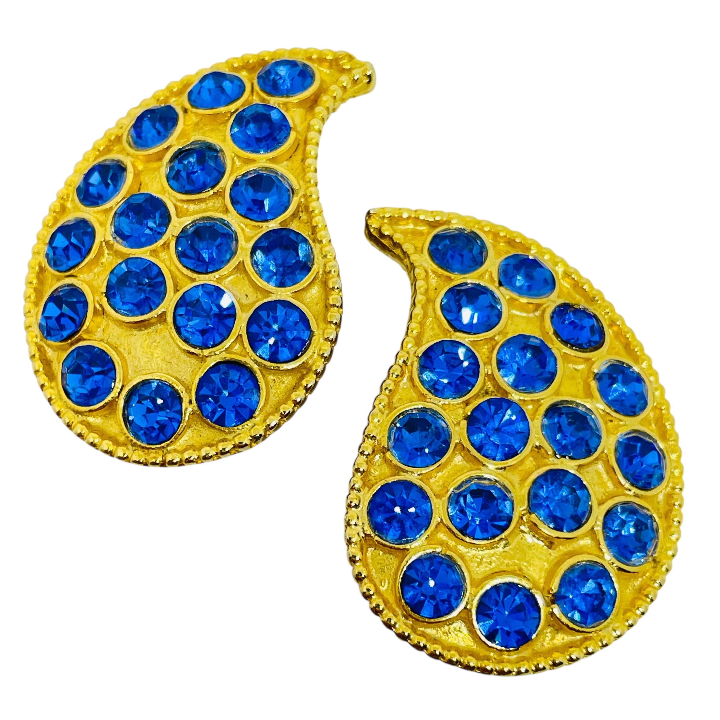 Orecchini a clip d'epoca in vetro zaffiro, designer di Jewell, tono oro in vendita 1