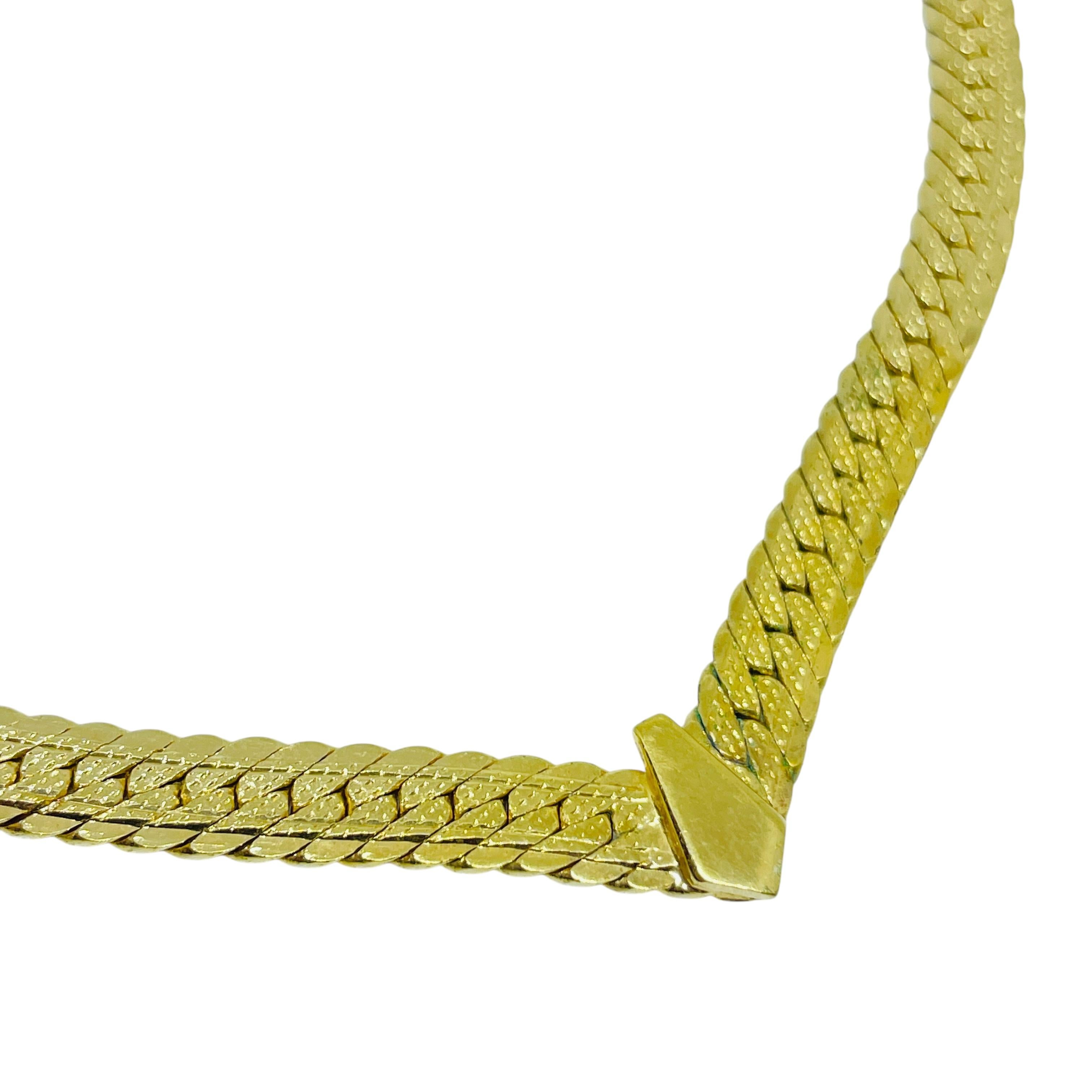 Collana vintage con catena a serpente in tono dorato In condizioni buone in vendita a Palos Hills, IL