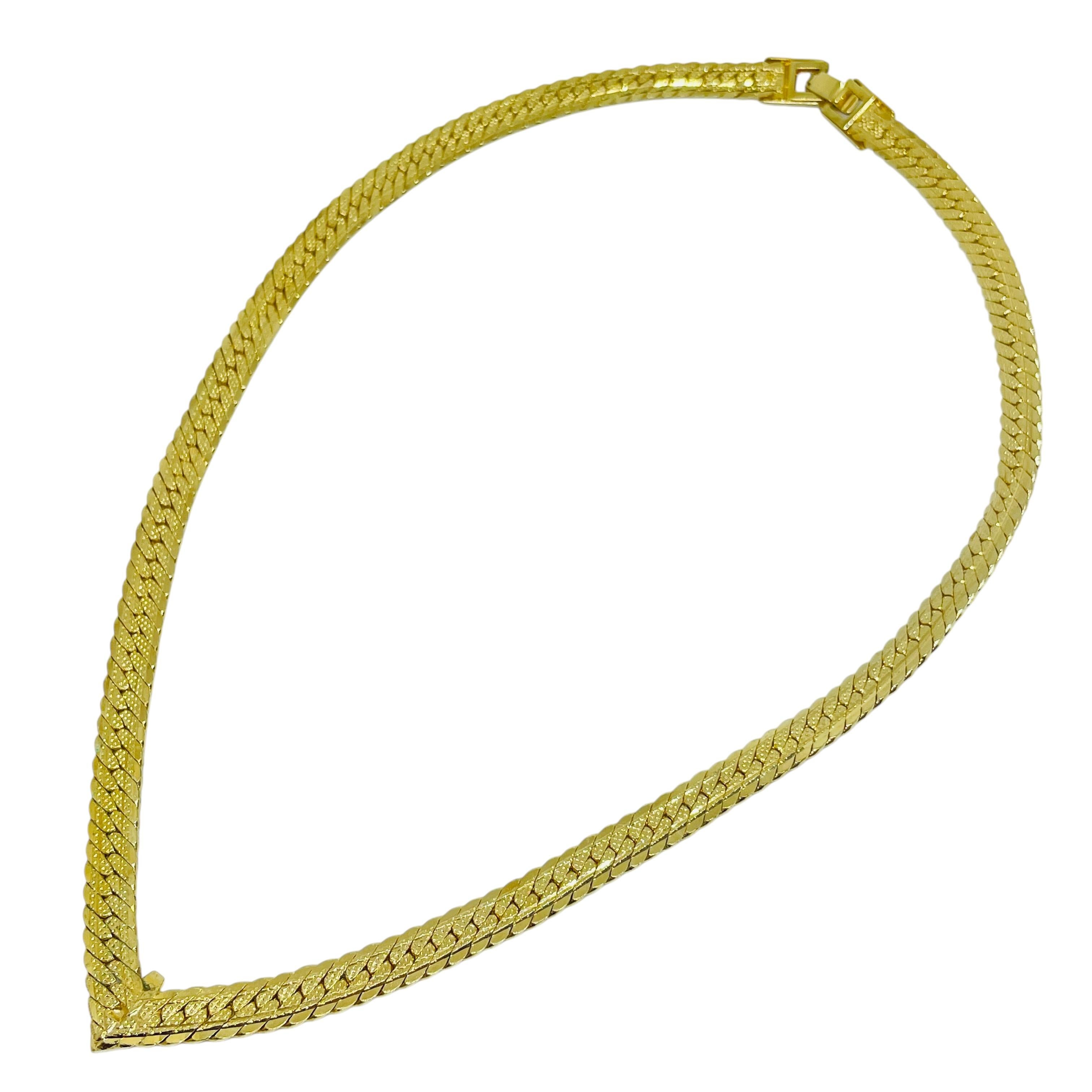 Collana vintage con catena a serpente in tono dorato in vendita 1