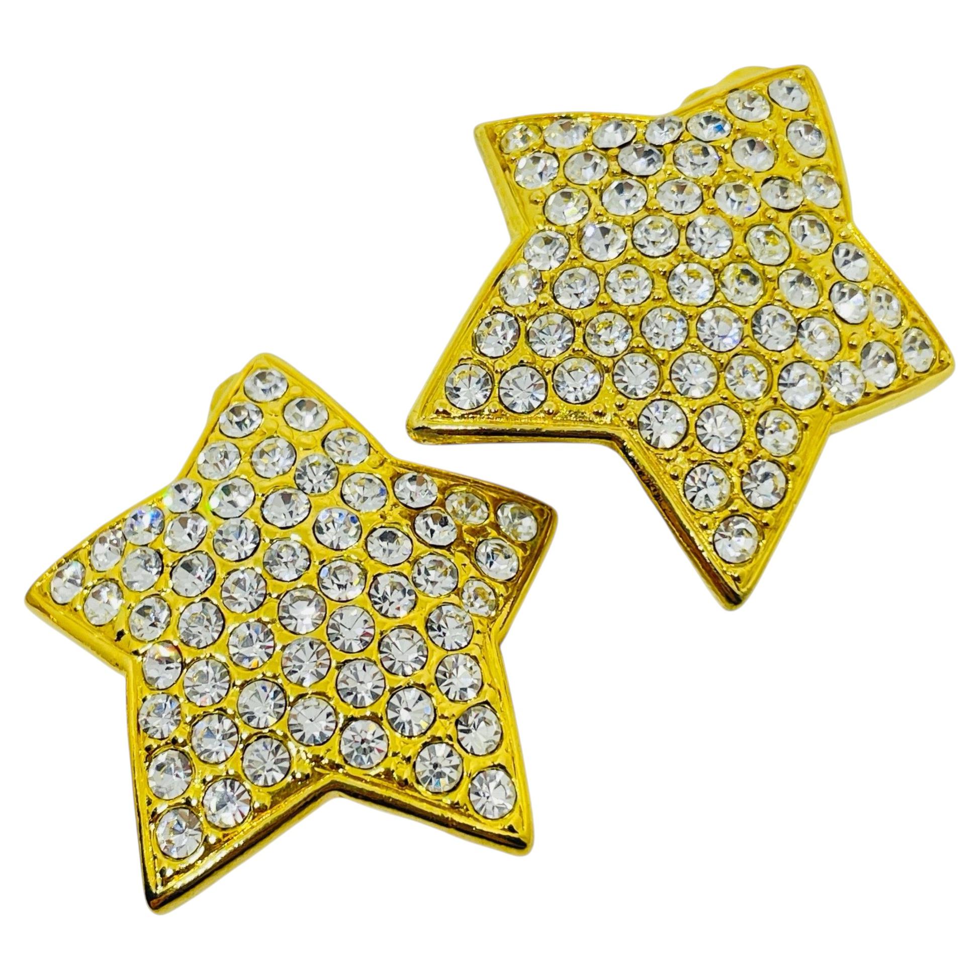 Massive Designer-Ohrclips im Vintage-Stil mit goldfarbenen Sternen und Strass-Pavé-Besatz