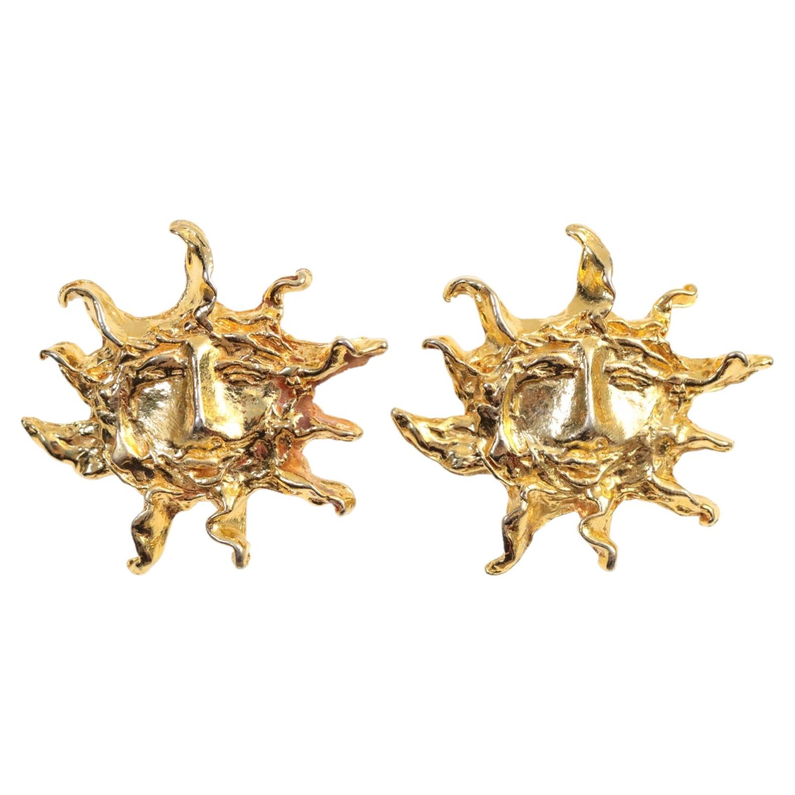 Boucles d'oreilles à clip vintage dorées en forme de soleil, datant des années 1980 environ