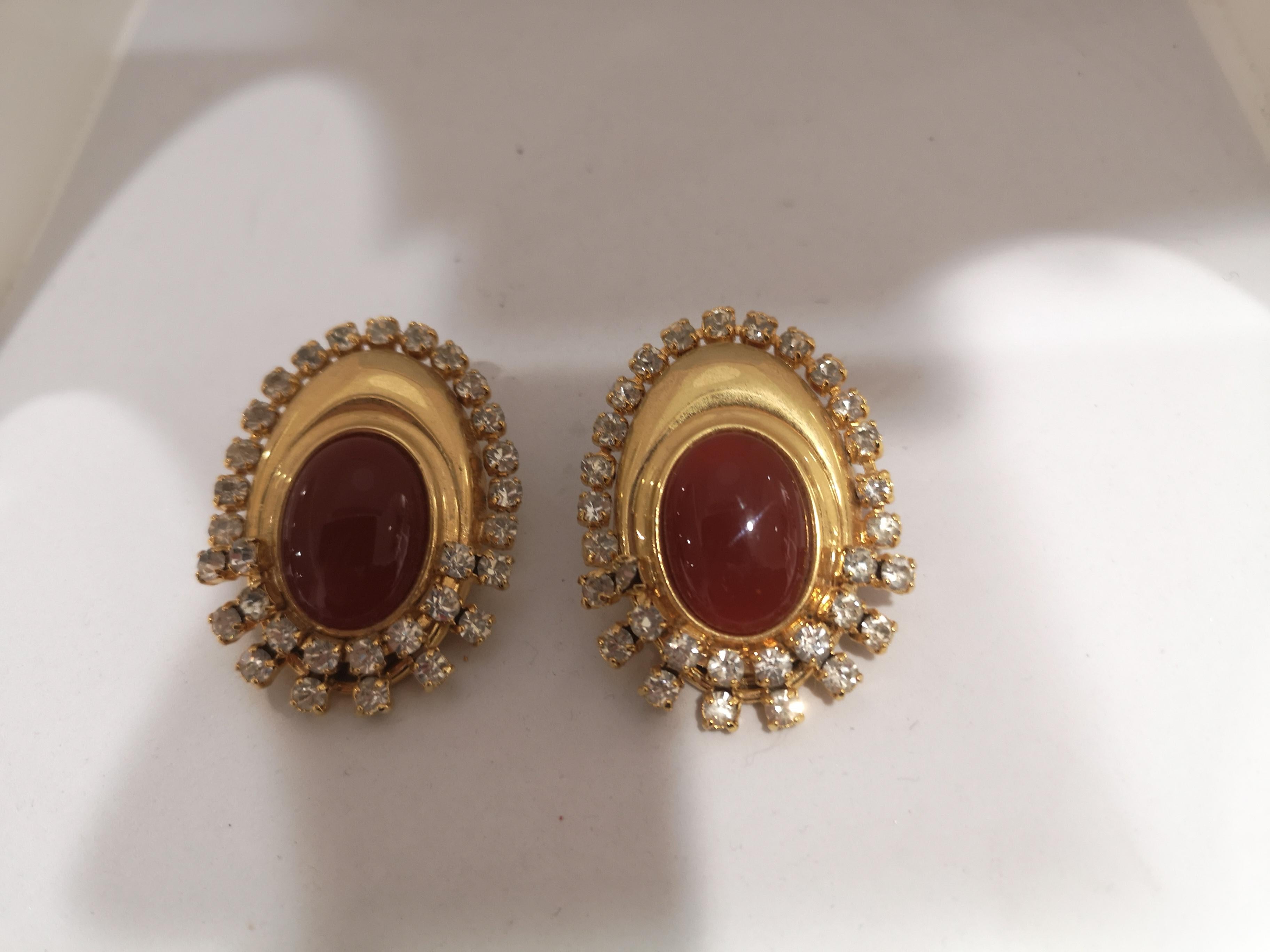 Vintage gold tone swarovski and stone pendant clip on earrings 1