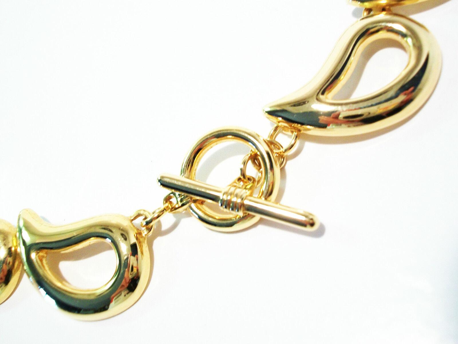 Vintage Gold Tone Teardrop Design Necklace - Toggle Closure - Unsigned - C. 1980 For Sale 2