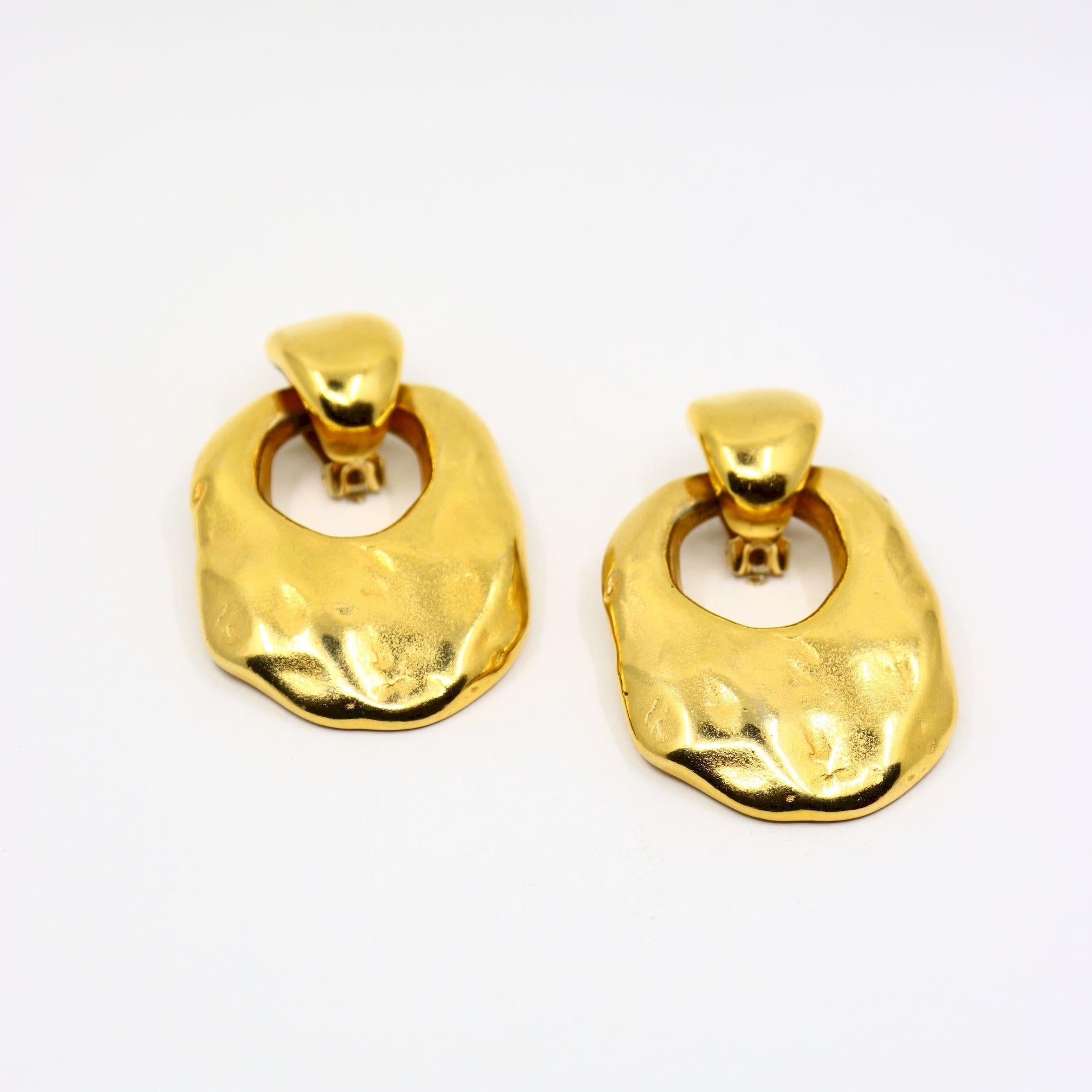 Vintage Gold Tone Textur große Ohrringe im Zustand „Gut“ im Angebot in Flushing, NY