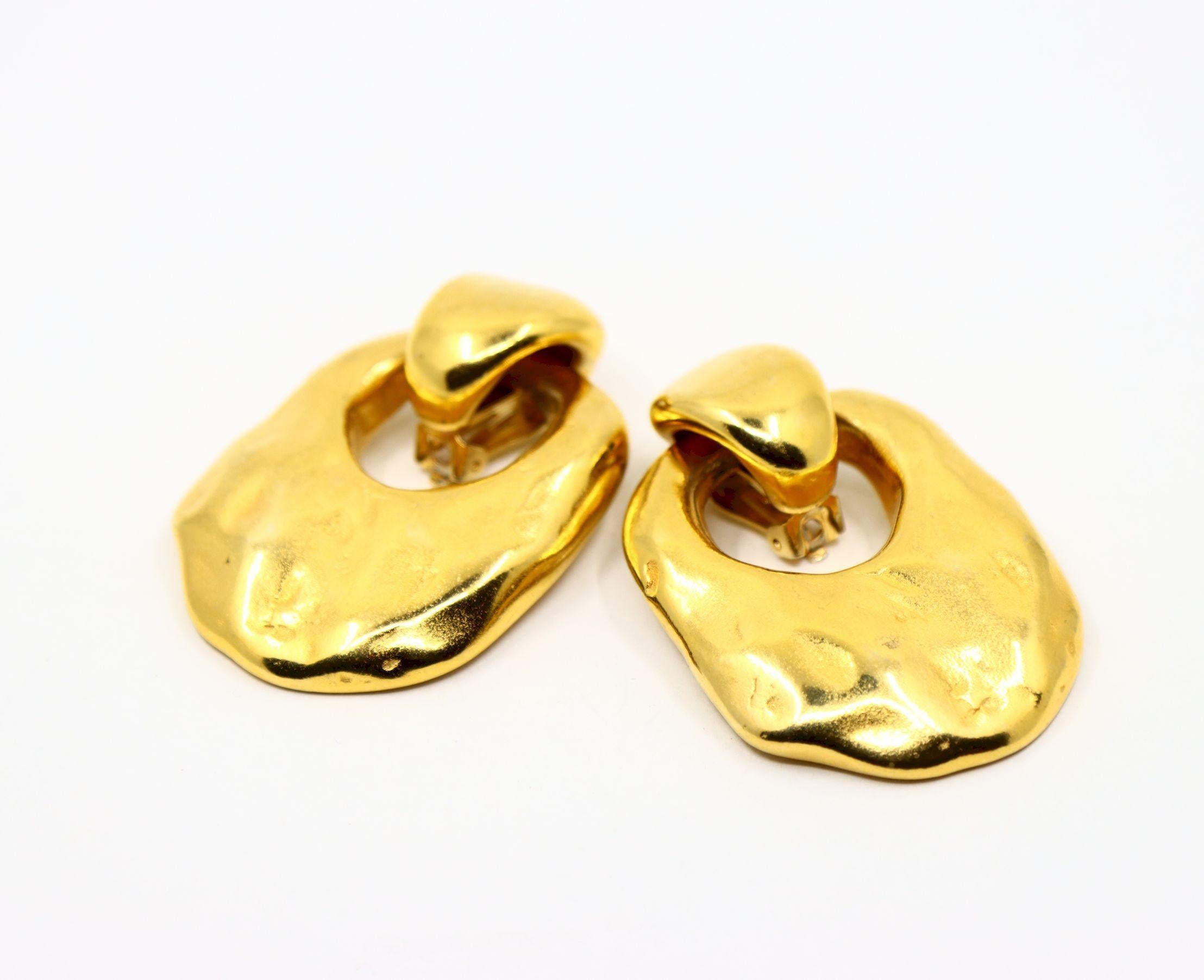 Vintage Gold Tone Textur große Ohrringe im Angebot 5