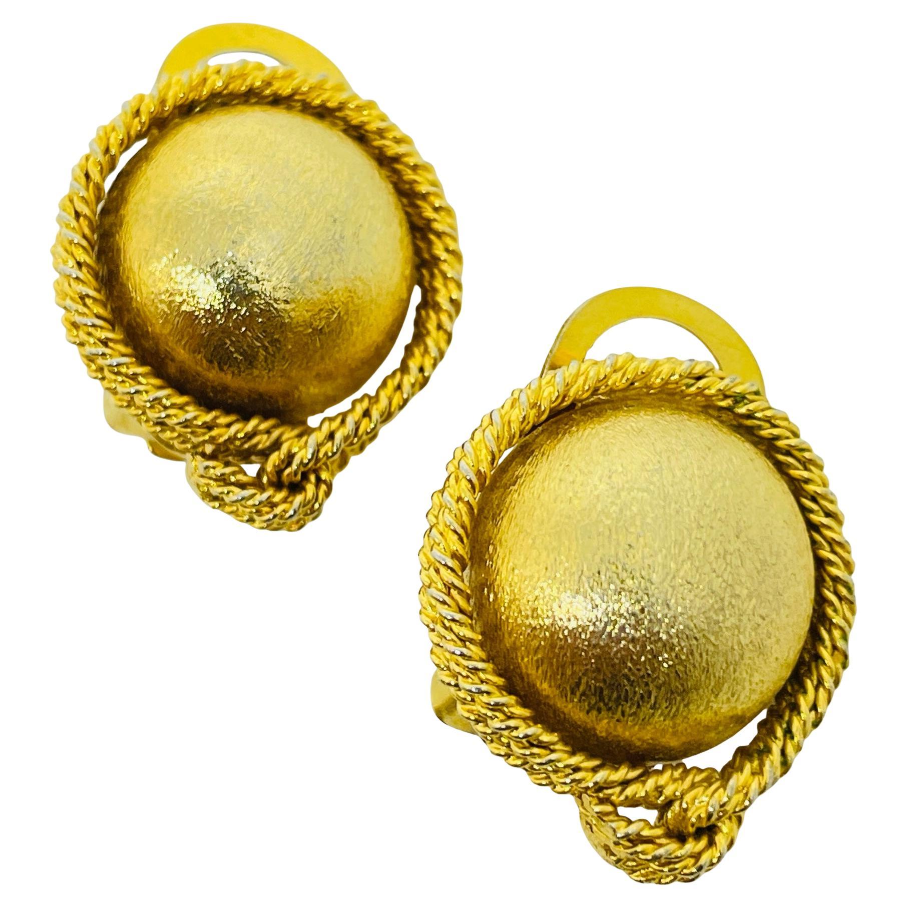 Vintage goldfarbene strukturierte Designer Ohrringe mit Clip