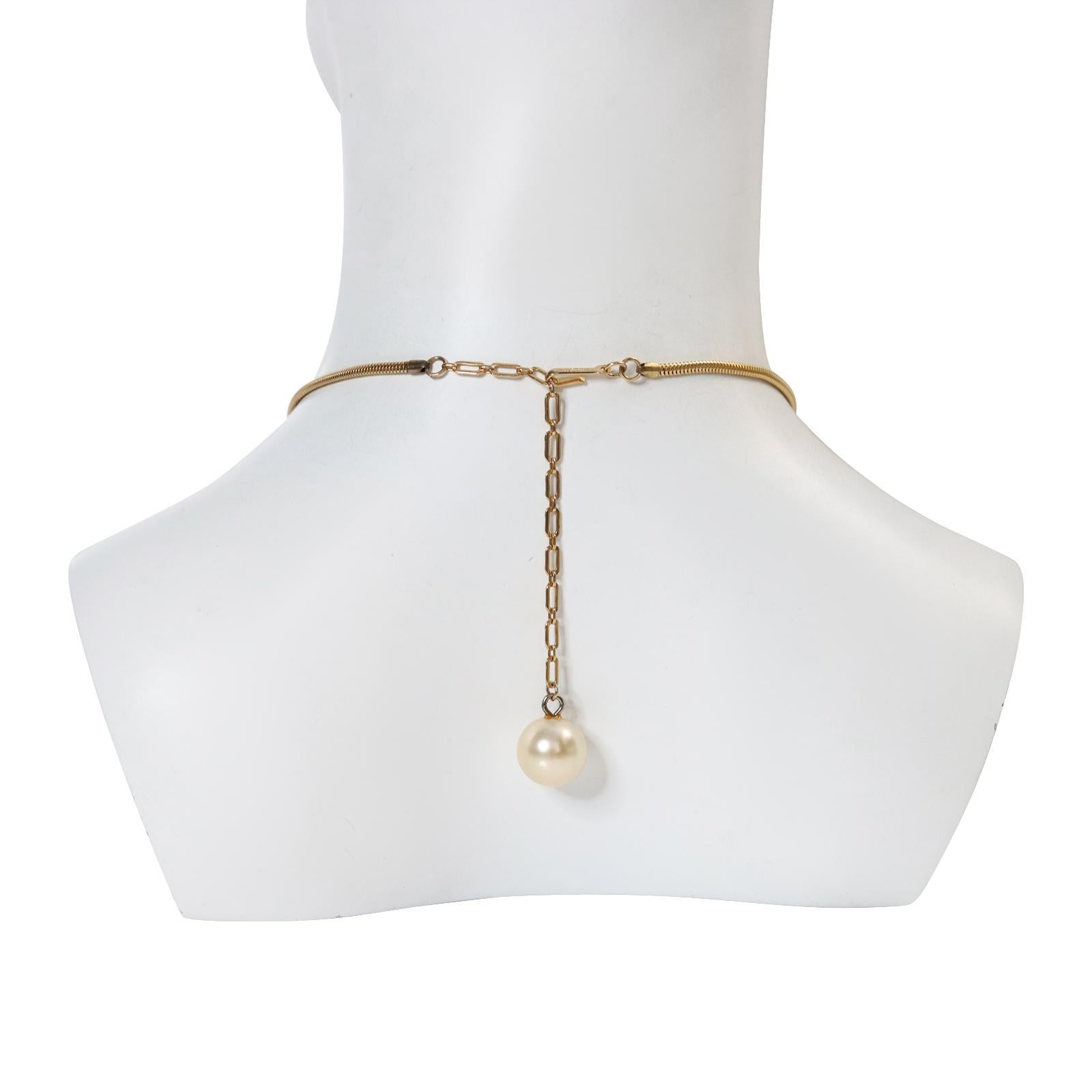 Vintage Gold Tone with Faux Pearls Choker Necklace Circa 1960s In Good Condition For Sale In New York, NY