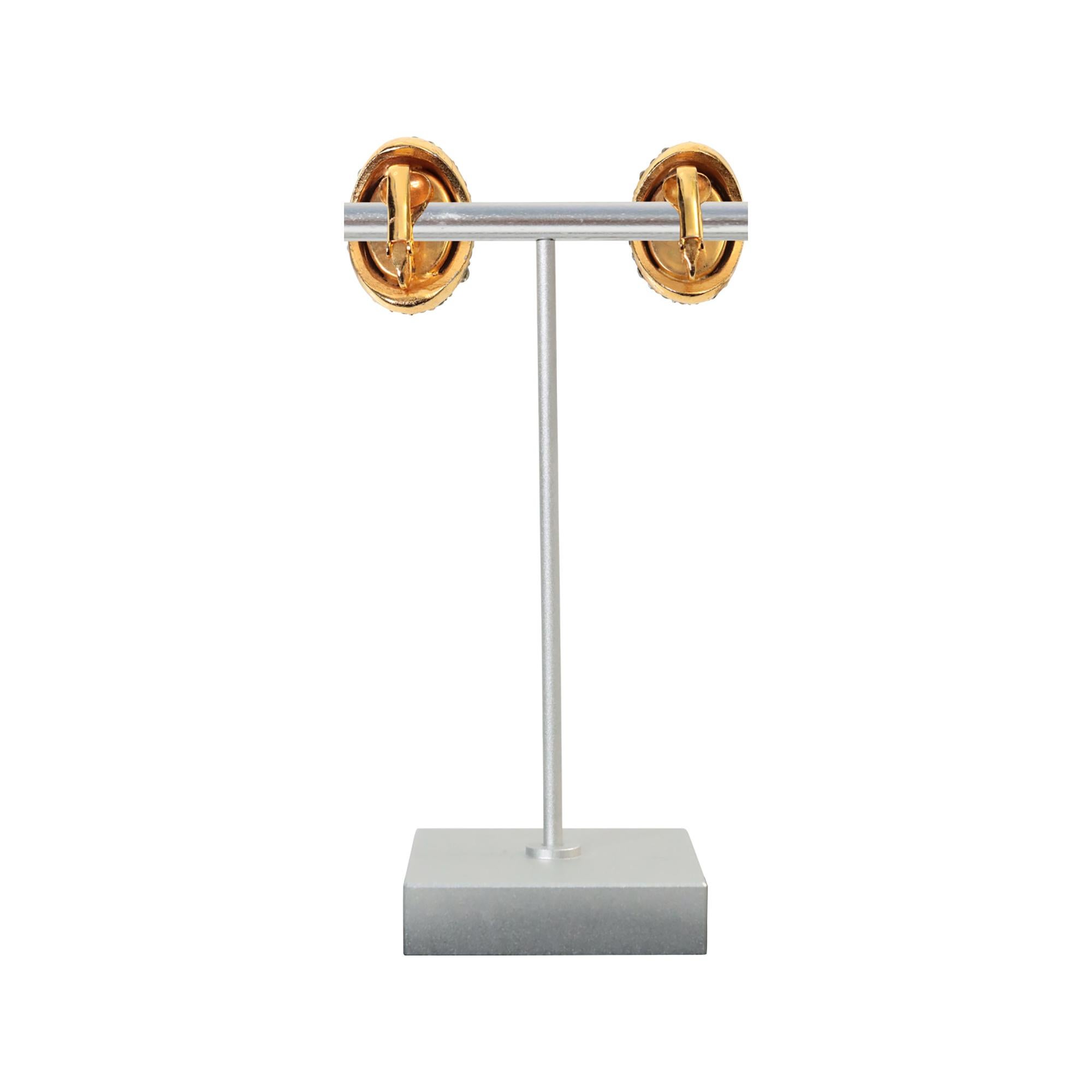 Vintage Gold-Ton mit Faux Türkis und Diamanten  Ohrringe CIRCA 1980er Jahre im Angebot 3